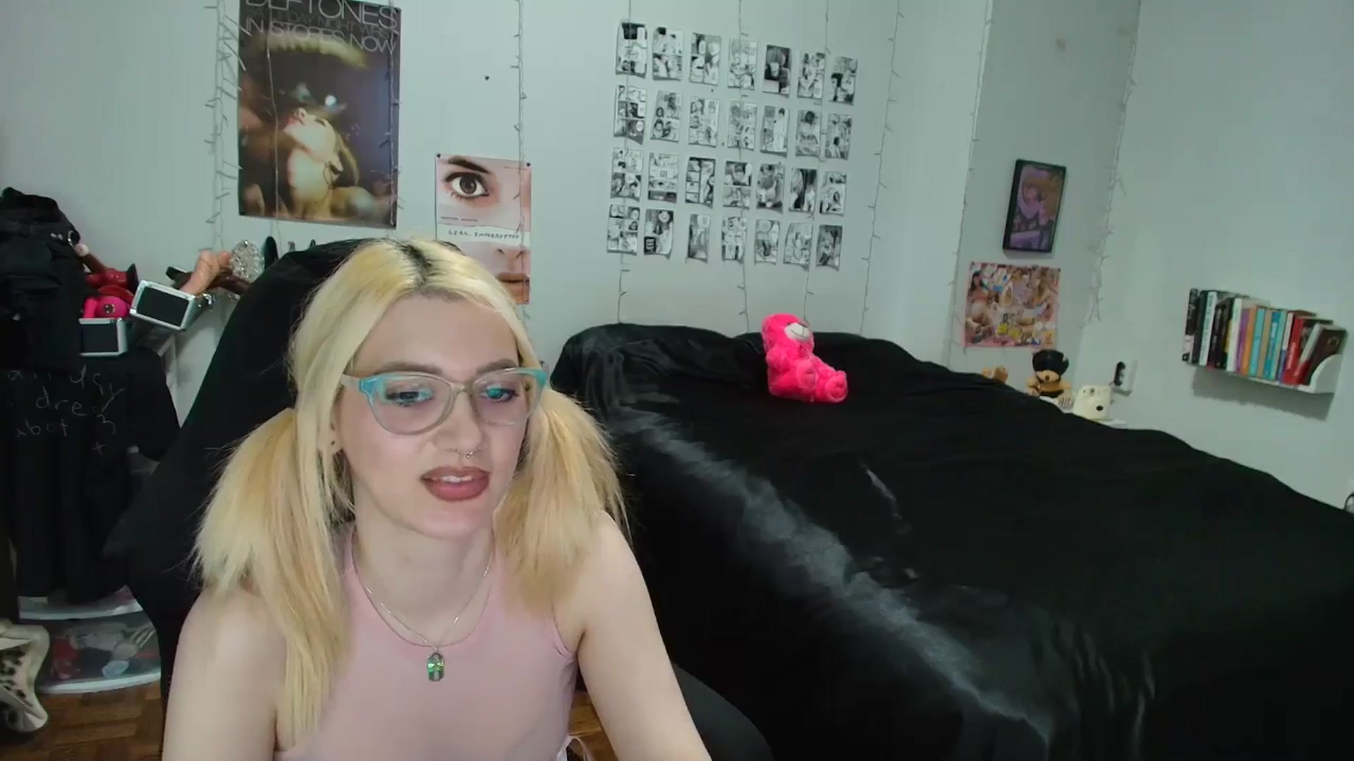 Gallery image thumbnail from AnnaTame's myfreecams stream on, 04/14/2026, 08:18 image 16 of 20