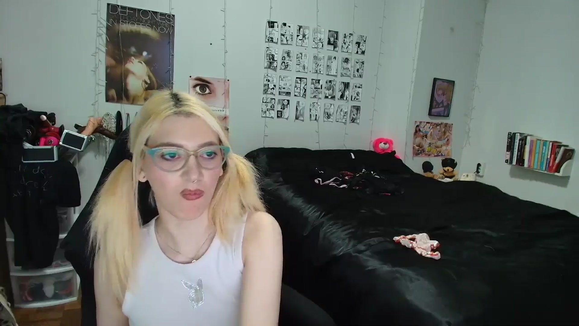 Gallery image thumbnail from AnnaTame's myfreecams stream on, 04/15/2026, 06:18 image 15 of 20