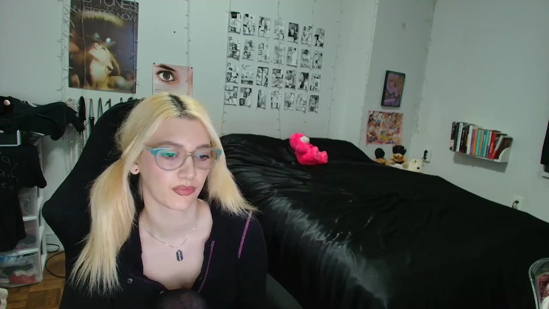 Gallery image thumbnail from AnnaTame's myfreecams stream on, 04/17/2026, 04:41 image 13 of 20