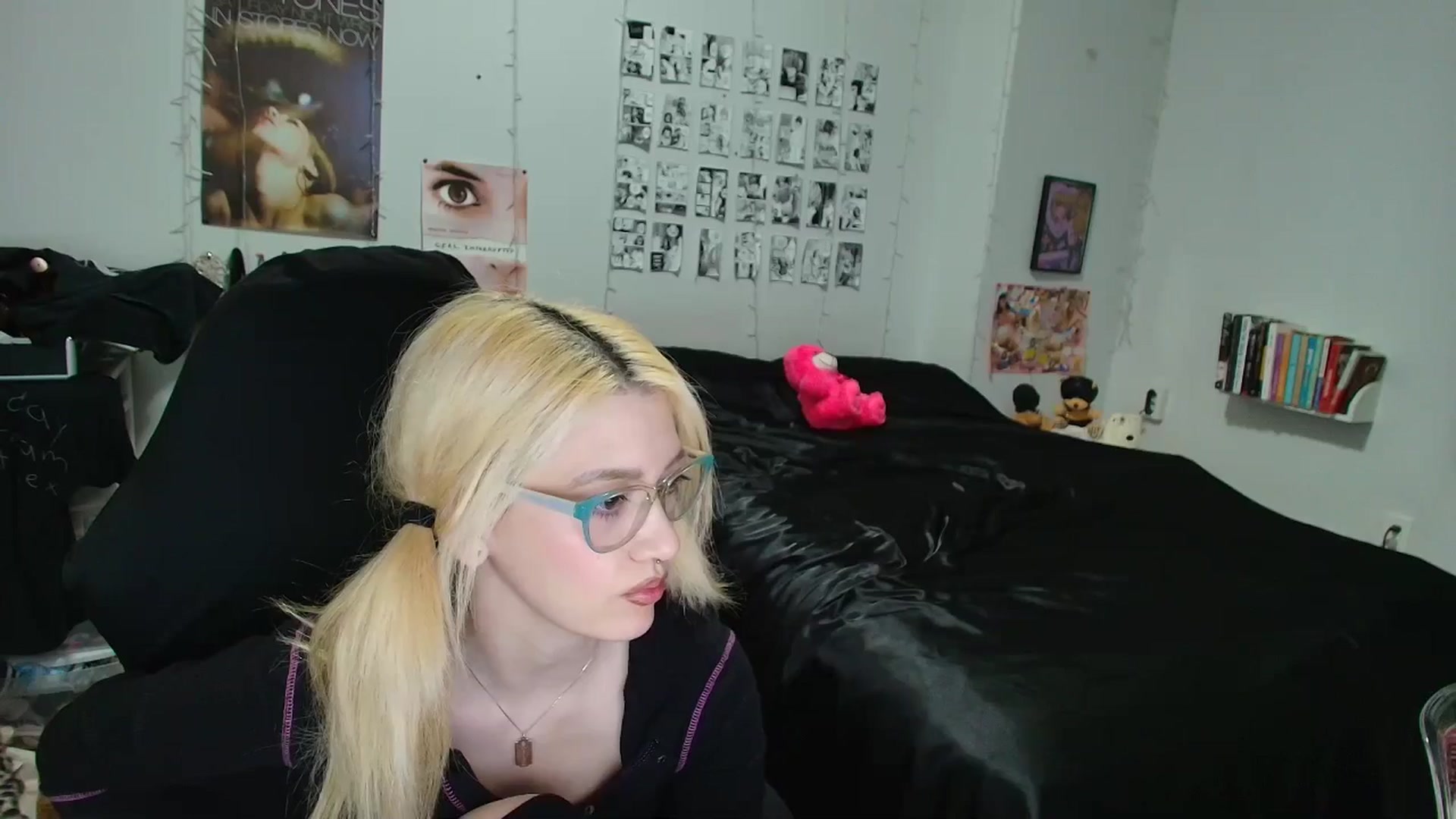 Gallery image thumbnail from AnnaTame's myfreecams stream on, 04/17/2026, 05:17 image 15 of 20