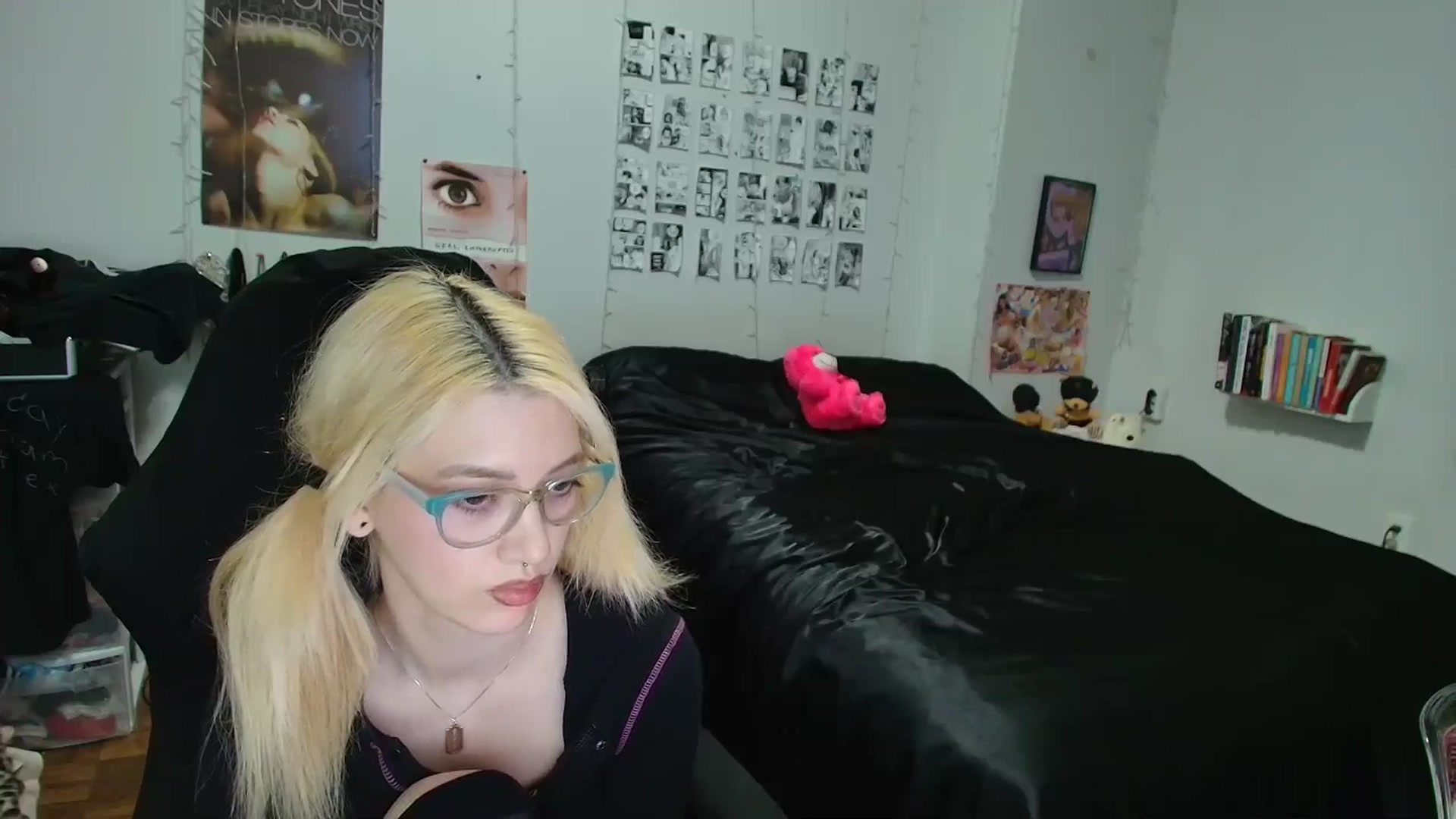 Gallery image thumbnail from AnnaTame's myfreecams stream on, 04/17/2026, 05:17 image 17 of 20