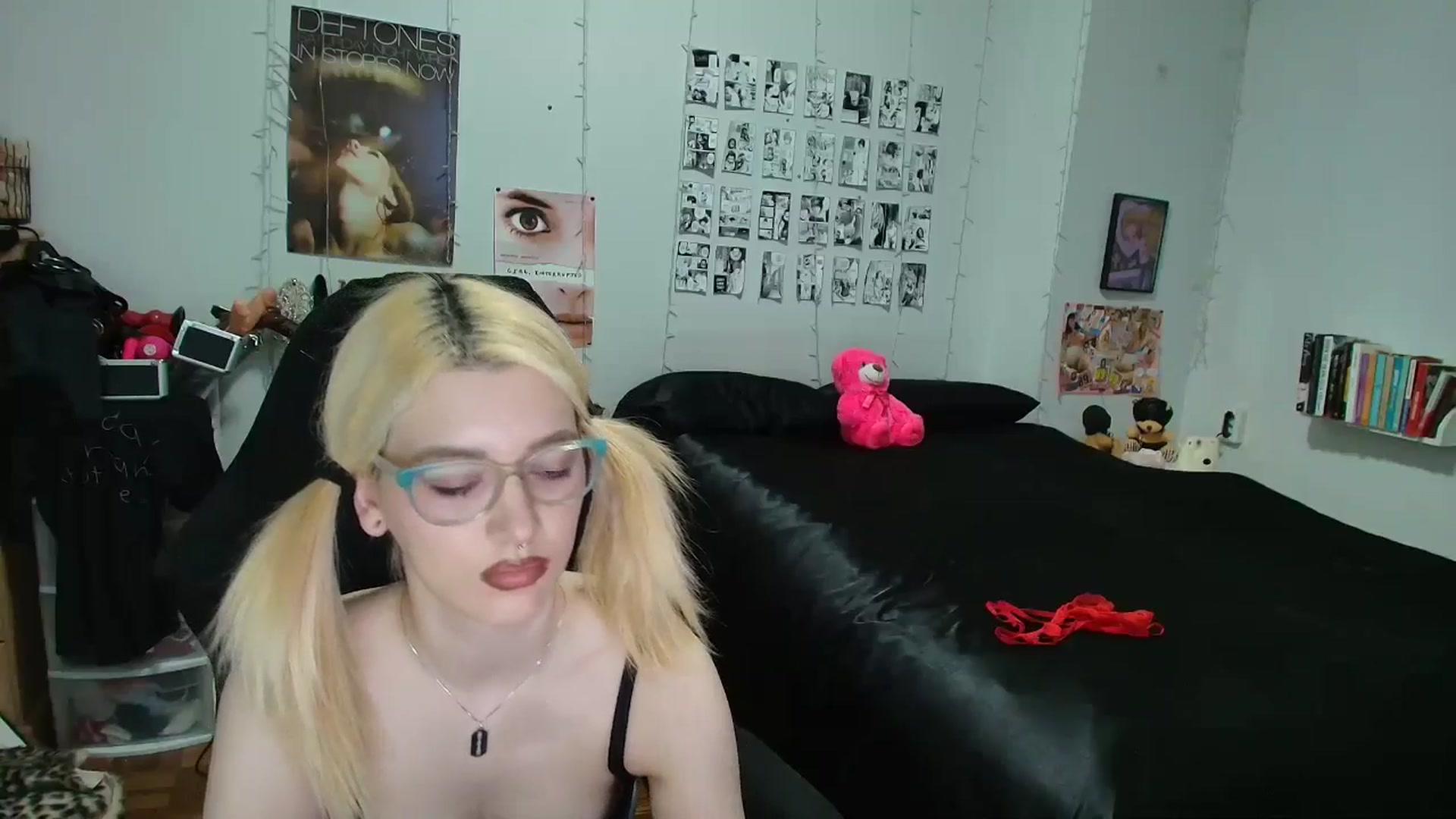 Gallery image thumbnail from AnnaTame's myfreecams stream on, 04/18/2026, 06:38 image 12 of 20