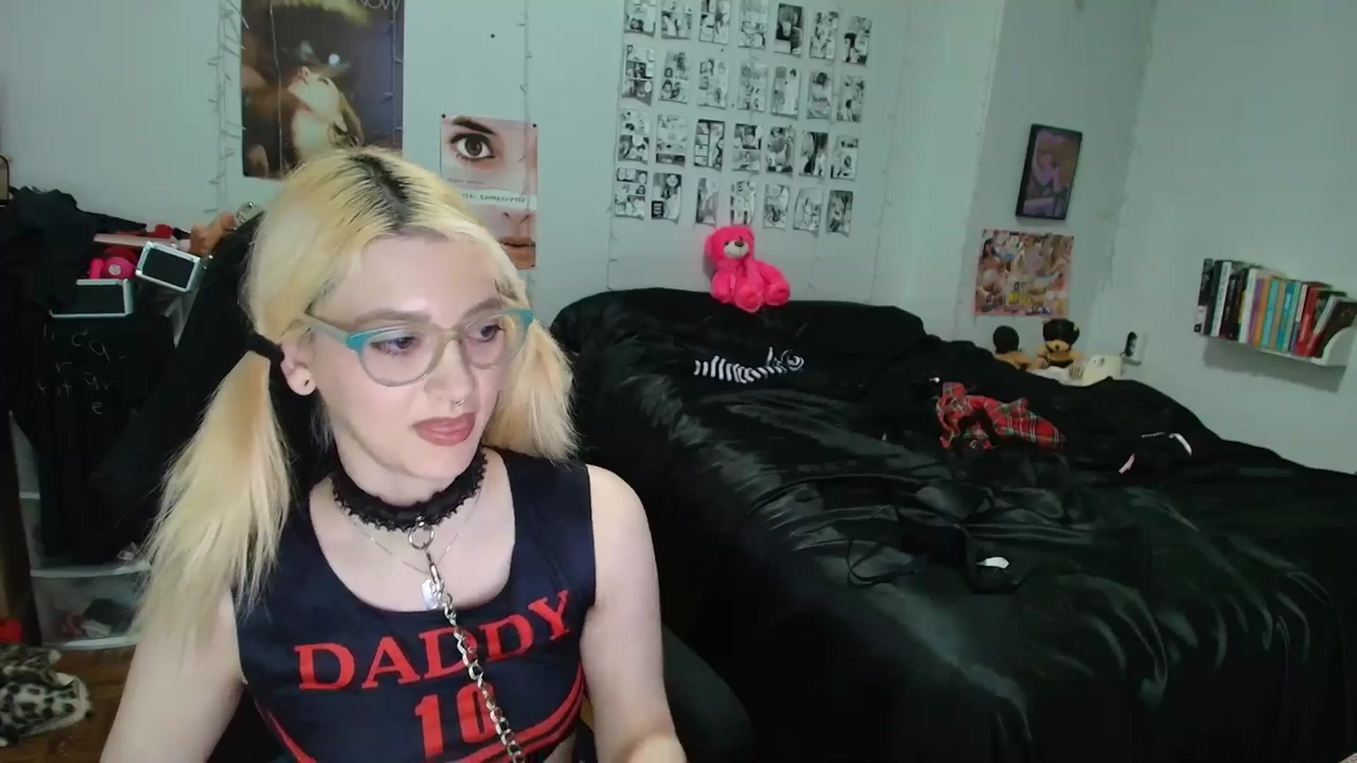 Gallery image thumbnail from AnnaTame's myfreecams stream on, 04/19/2026, 08:08 image 10 of 20