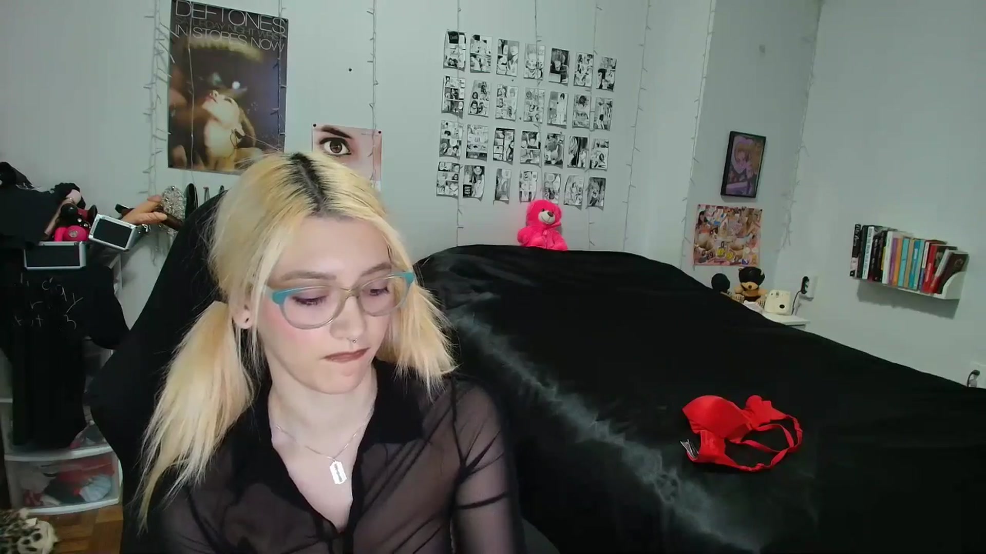 Gallery image thumbnail from AnnaTame's myfreecams stream on, 04/21/2026, 05:30 image 10 of 20
