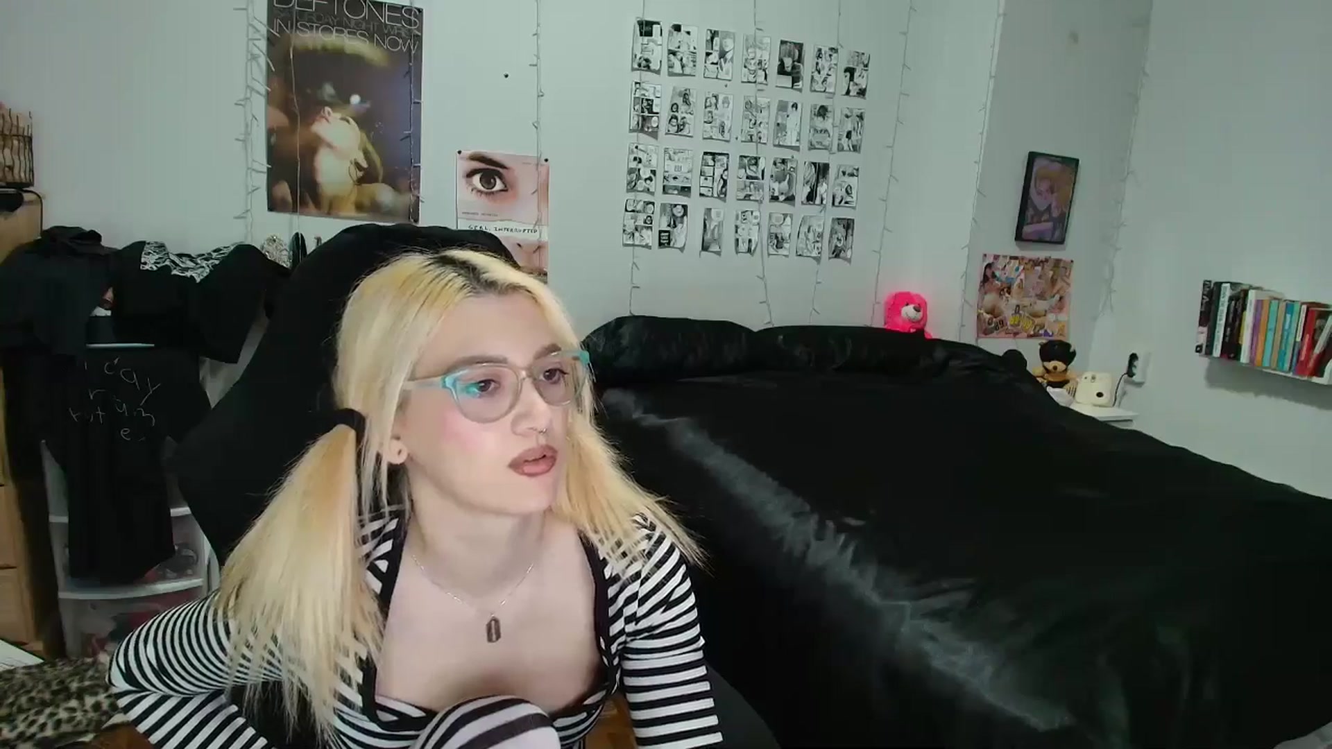 Gallery image thumbnail from AnnaTame's myfreecams stream on, 04/22/2026, 05:54 image 10 of 20