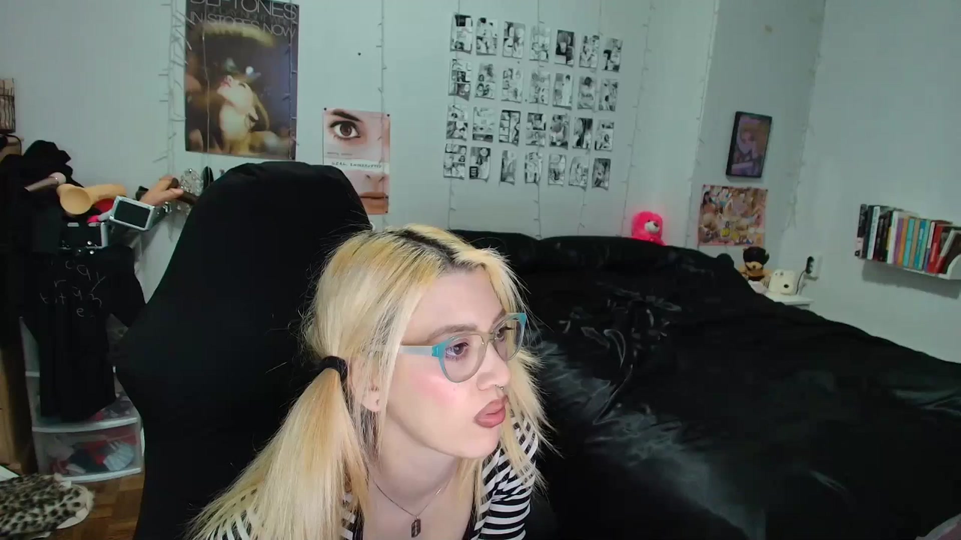 Gallery image thumbnail from AnnaTame's myfreecams stream on, 04/22/2026, 06:59 image 16 of 20