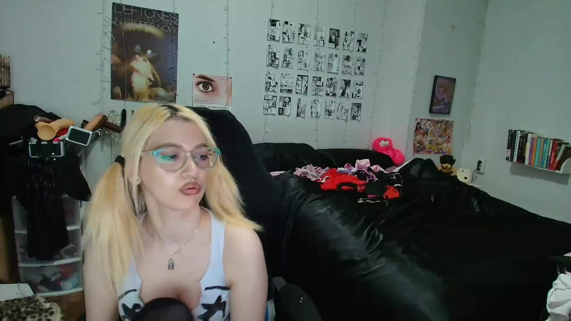Gallery image thumbnail from AnnaTame's myfreecams stream on, 04/23/2026, 08:51 image 11 of 20