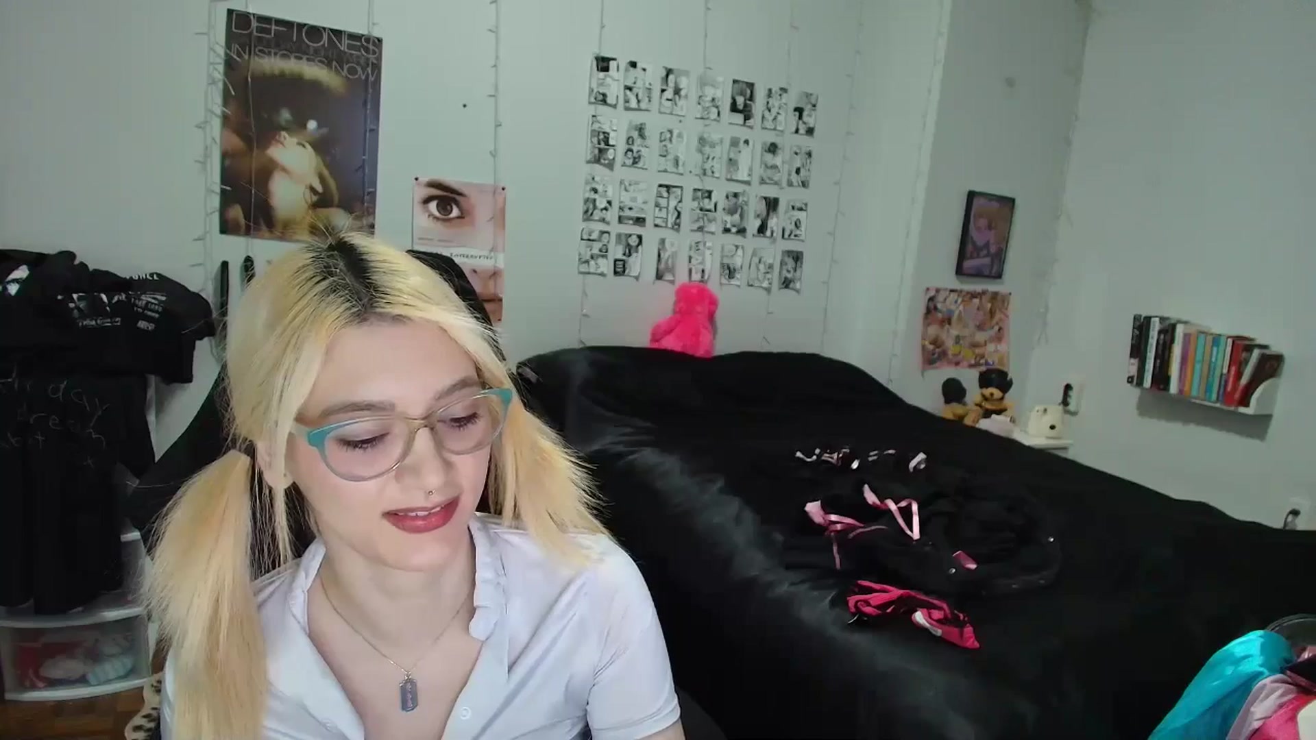 Gallery image thumbnail from AnnaTame's myfreecams stream on, 05/01/2026, 03:44 image 10 of 20