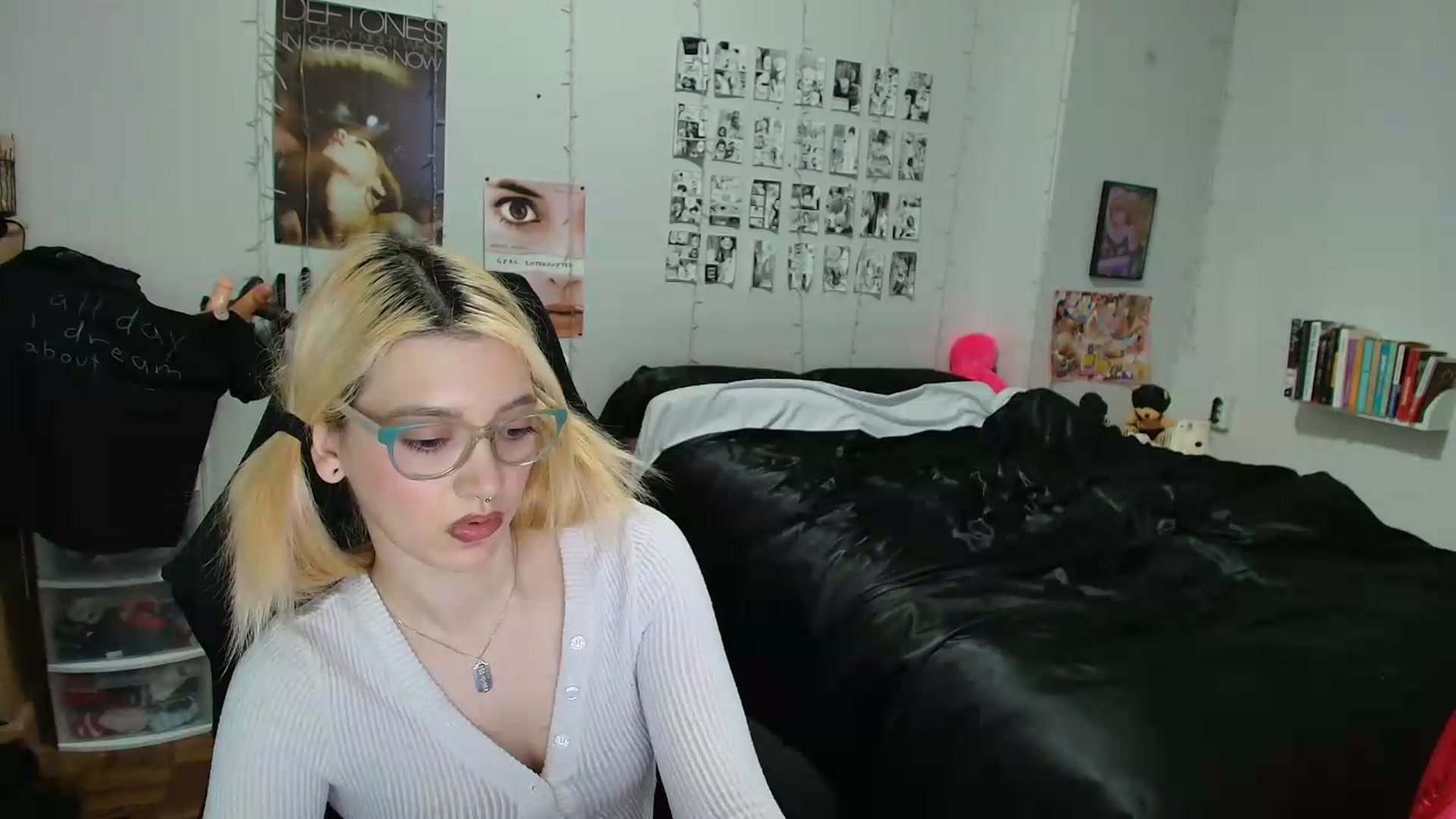 Gallery image thumbnail from AnnaTame's myfreecams stream on, 05/12/2026, 08:59 image 18 of 20