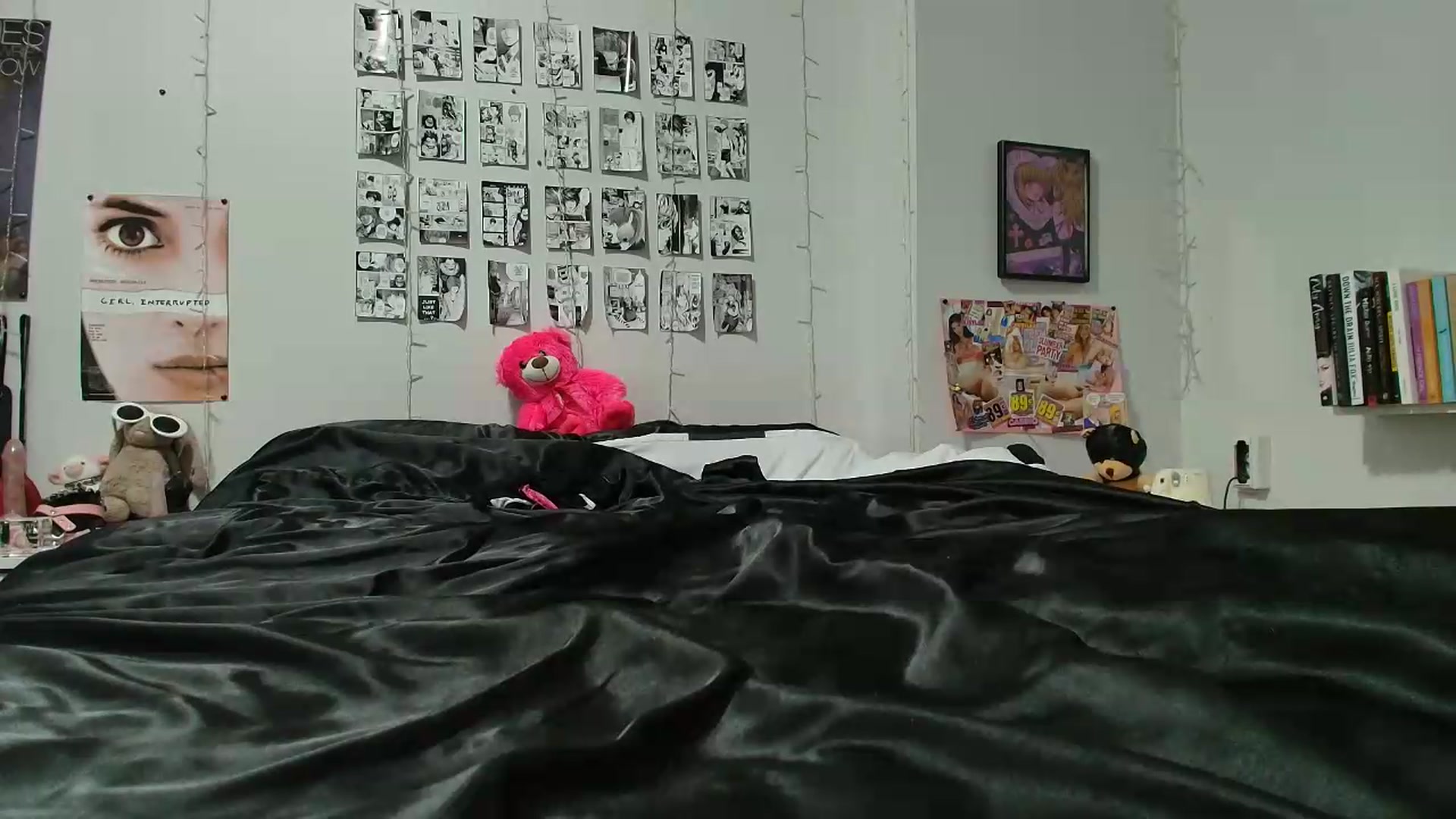 Gallery image thumbnail from AnnaTame's myfreecams stream on, 05/13/2026, 06:45 image 17 of 20