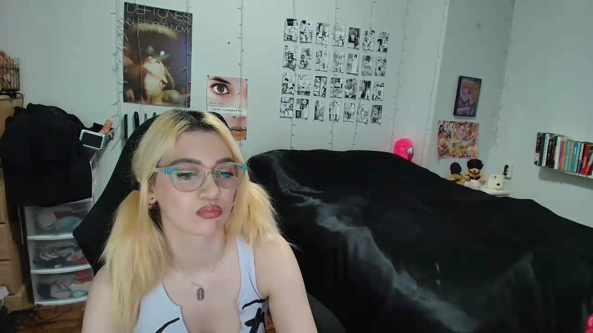 Gallery image thumbnail from AnnaTame's myfreecams stream on, 05/20/2026, 04:32 image 17 of 20