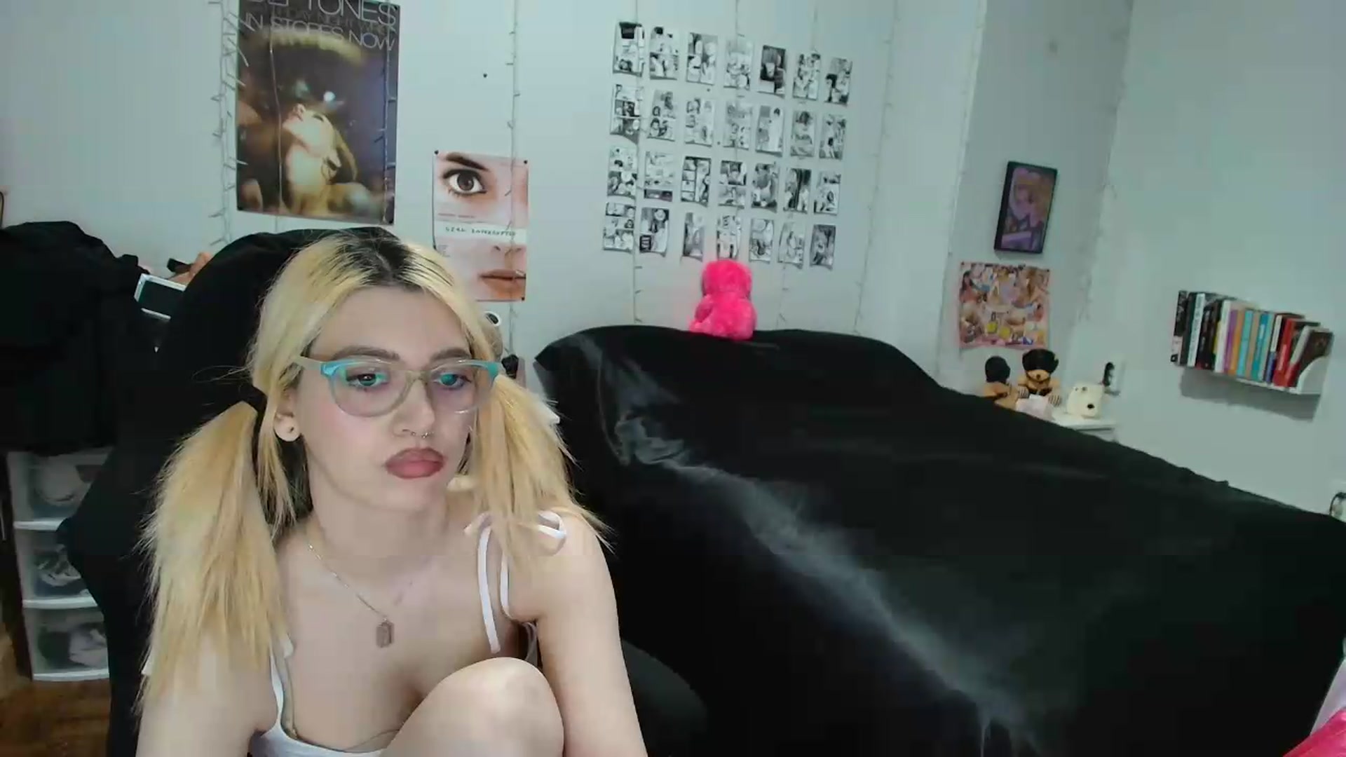 Gallery image thumbnail from AnnaTame's myfreecams stream on, 05/22/2026, 04:53 image 15 of 20