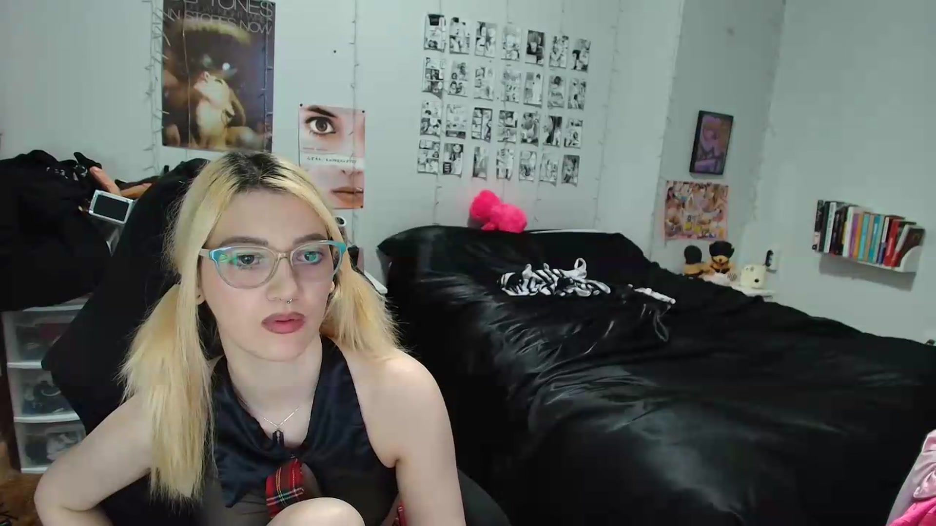 Gallery image thumbnail from AnnaTame's myfreecams stream on, 05/25/2026, 07:15 image 6 of 20