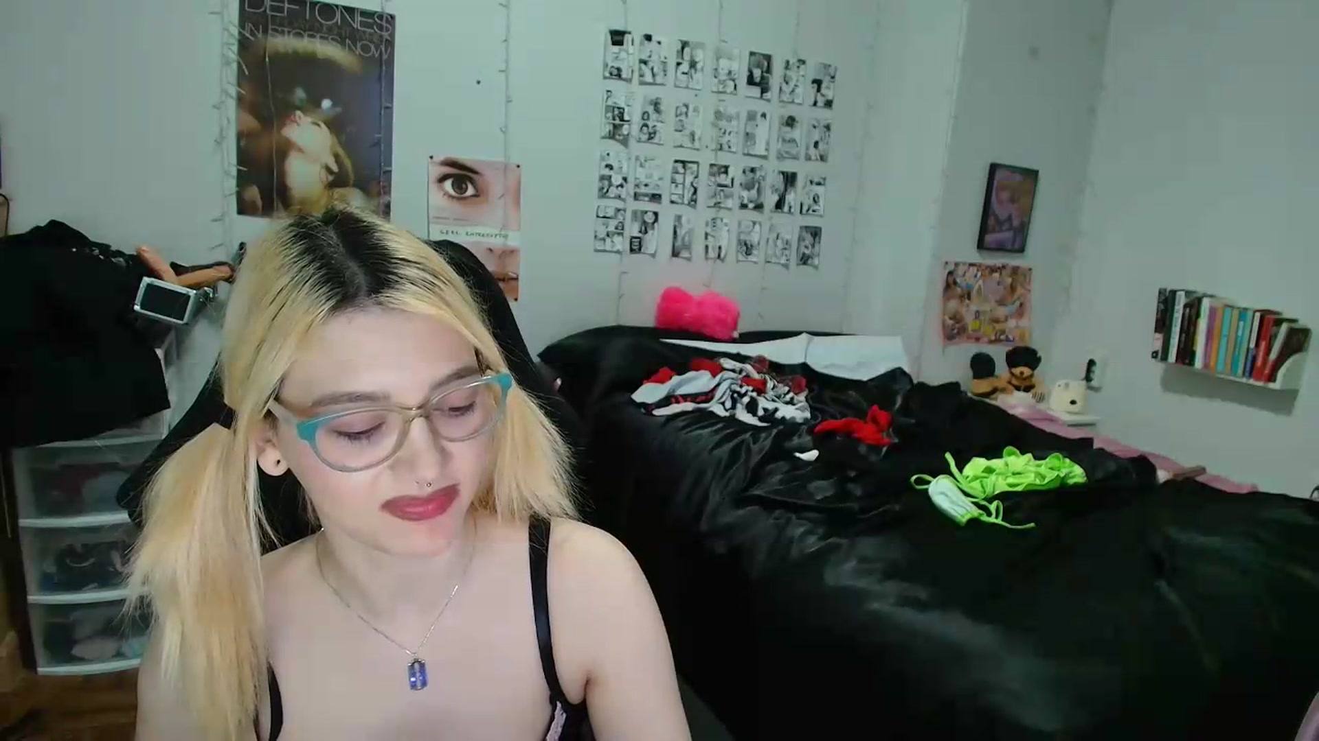 Gallery image thumbnail from AnnaTame's myfreecams stream on, 05/25/2026, 07:15 image 18 of 20