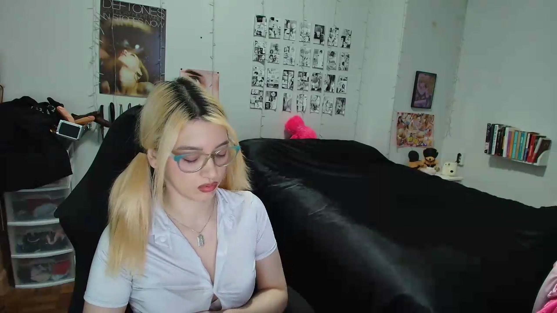 Gallery image thumbnail from AnnaTame's myfreecams stream on, 05/25/2026, 07:15 image 4 of 20