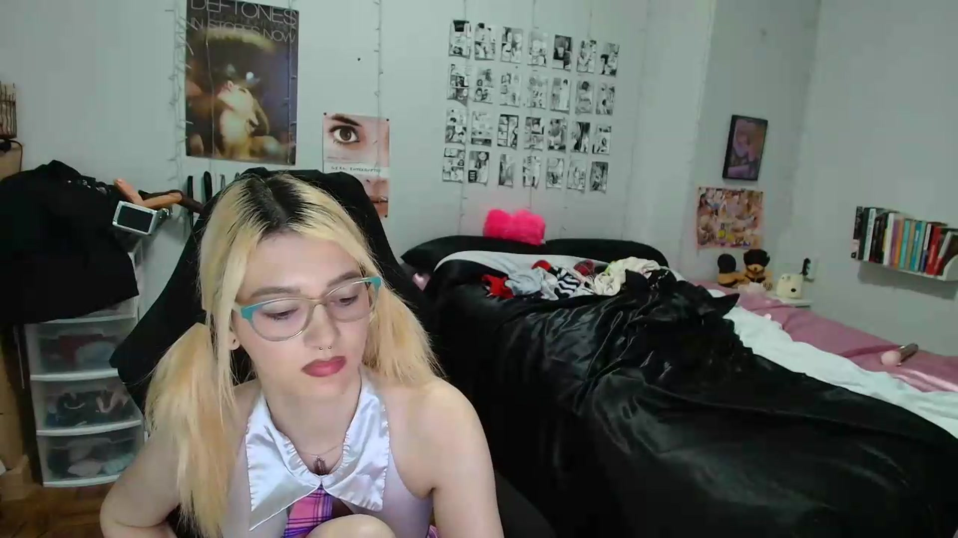 Gallery image thumbnail from AnnaTame's myfreecams stream on, 05/25/2026, 08:19 image 19 of 20