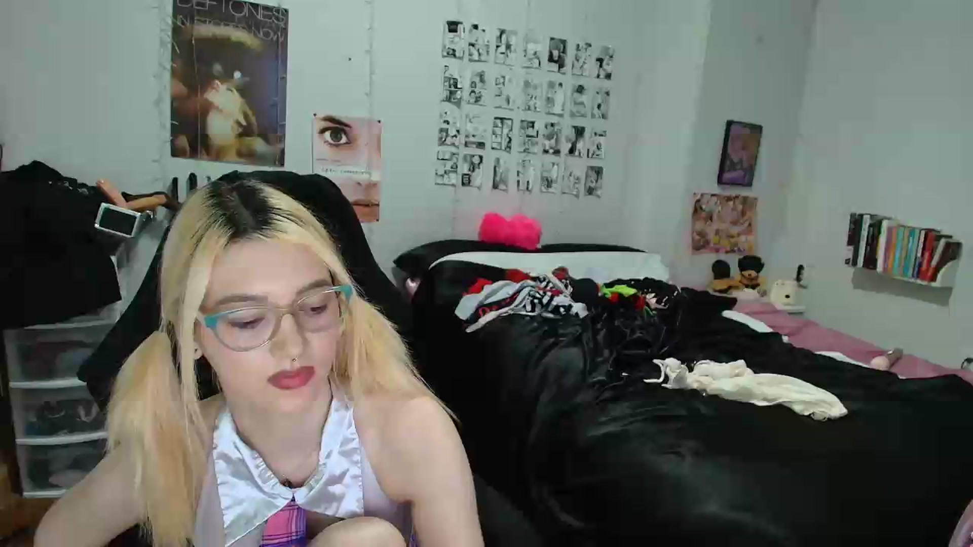 Gallery image thumbnail from AnnaTame's myfreecams stream on, 05/25/2026, 08:19 image 5 of 20