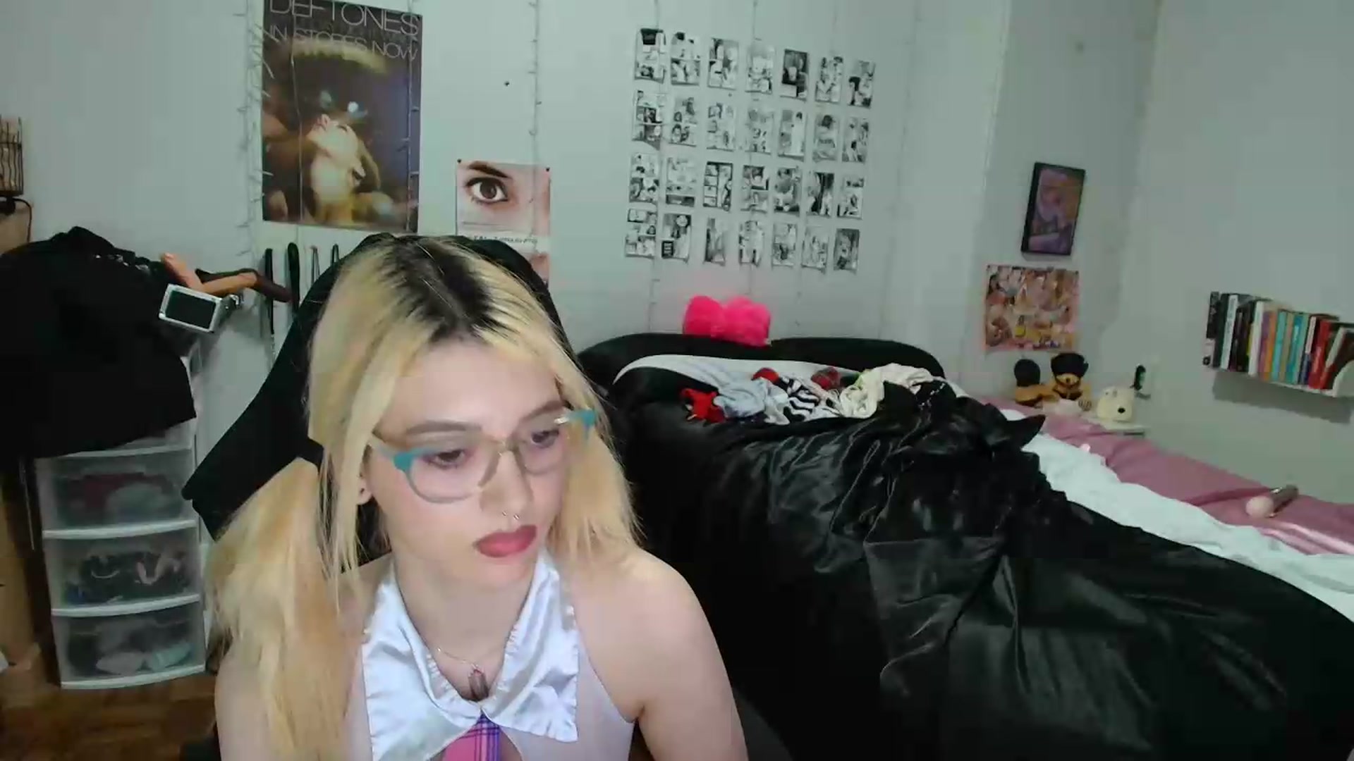 Gallery image thumbnail from AnnaTame's myfreecams stream on, 05/25/2026, 10:00 image 2 of 20