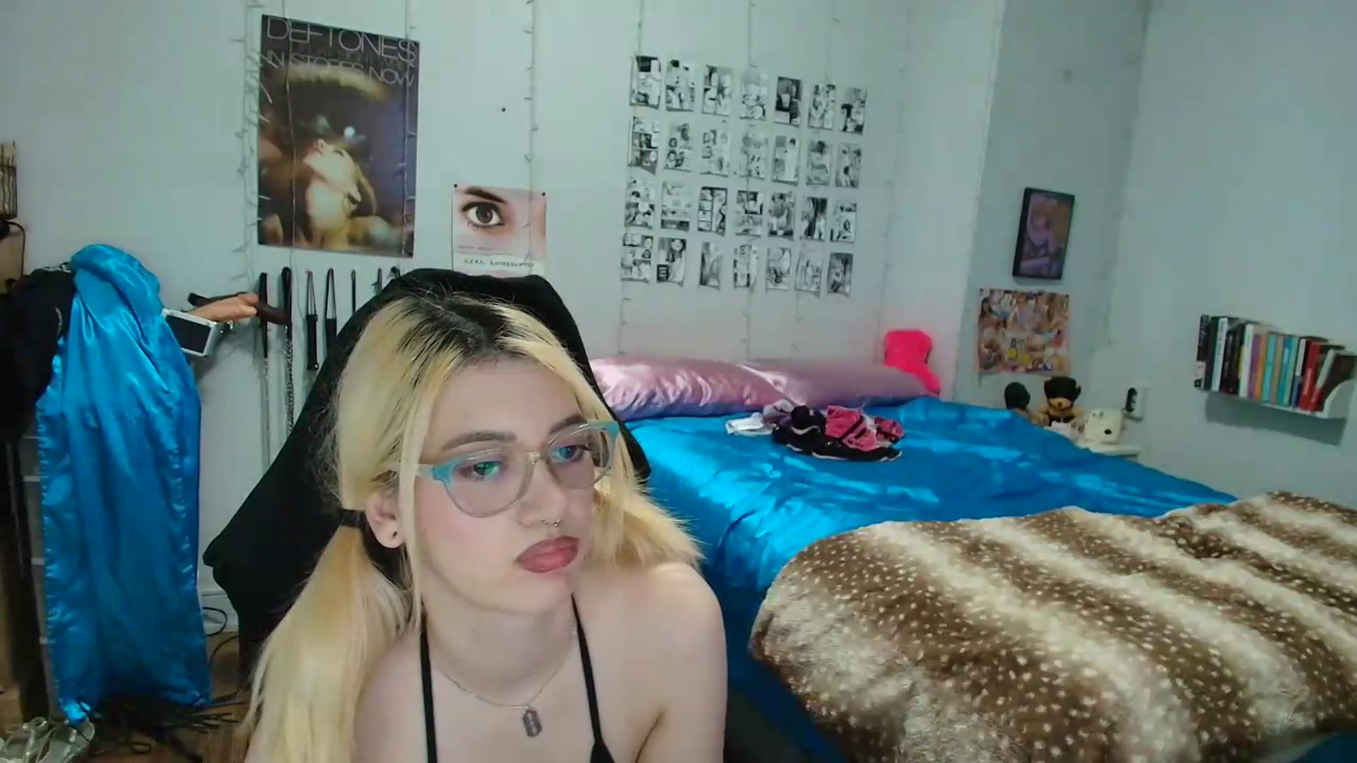 Gallery image thumbnail from AnnaTame's myfreecams stream on, 05/28/2026, 06:20 image 15 of 20