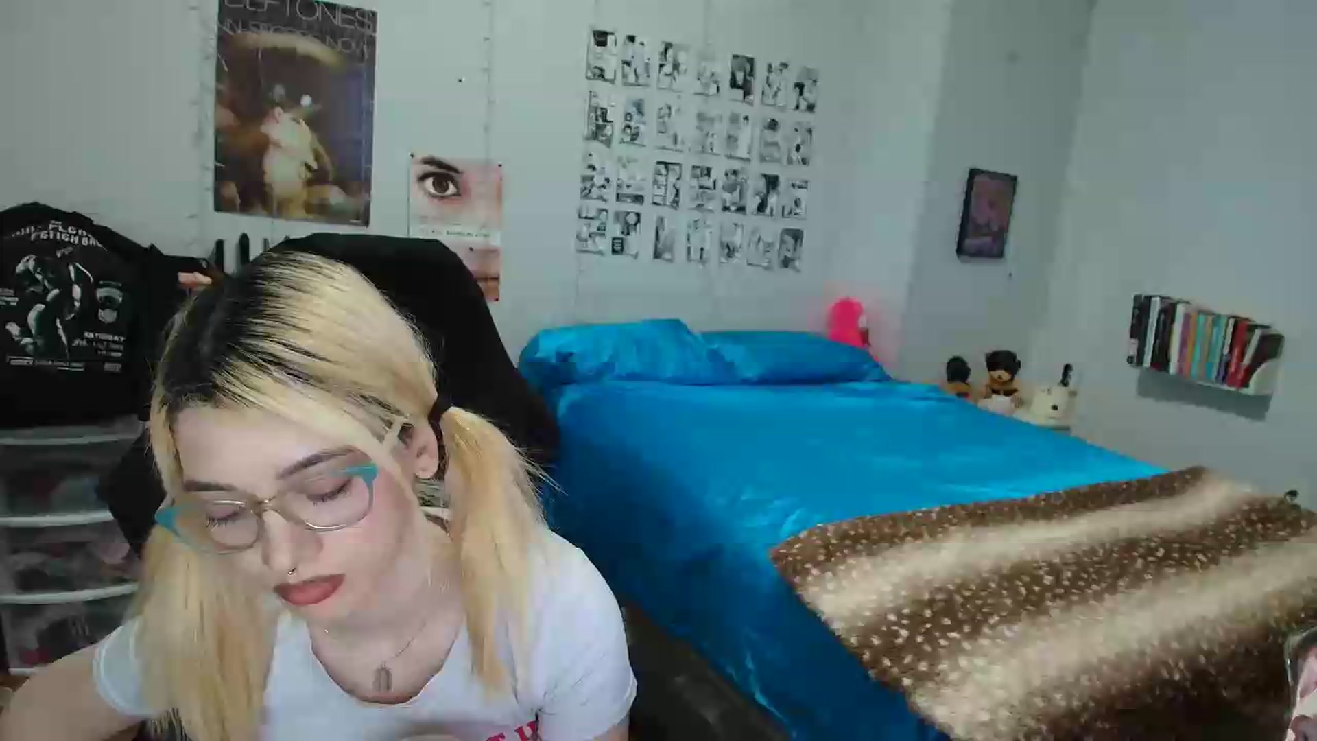 Gallery image thumbnail from AnnaTame's myfreecams stream on, 06/04/2026, 07:10 image 12 of 20