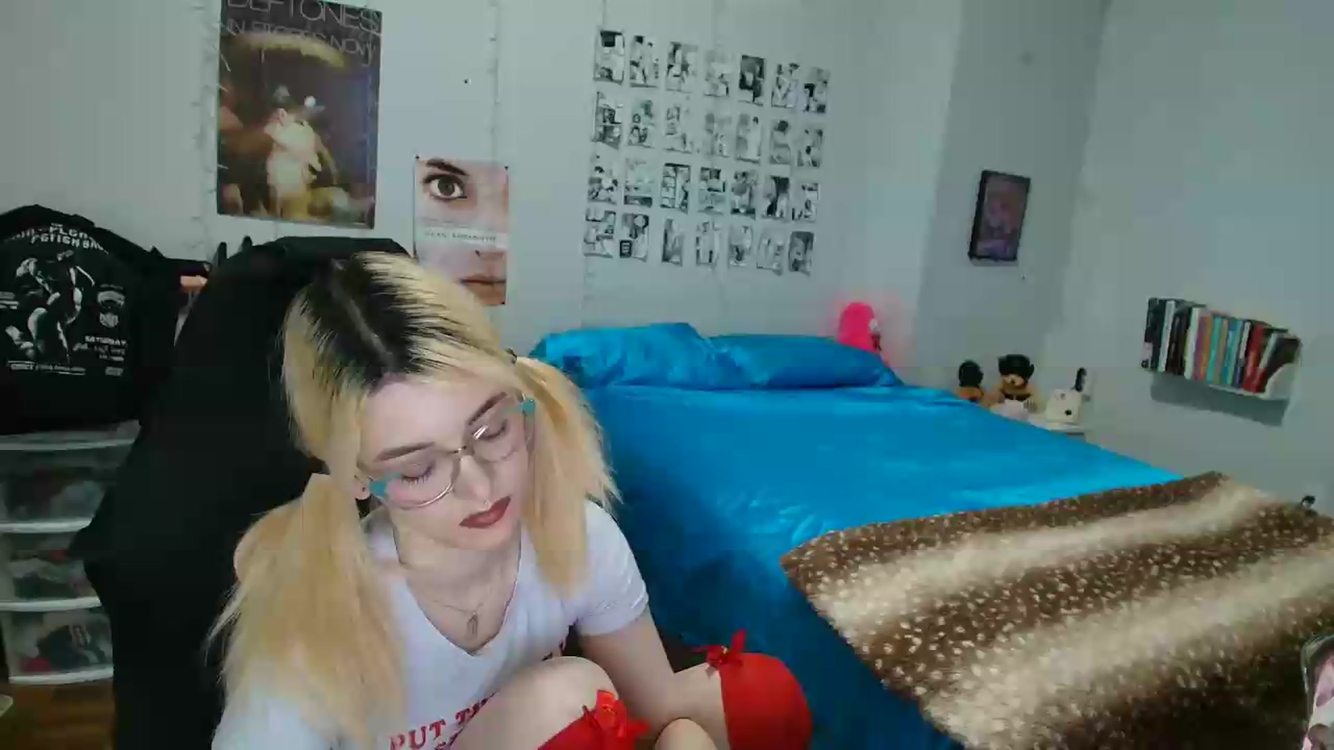Gallery image thumbnail from AnnaTame's myfreecams stream on, 06/04/2026, 07:10 image 17 of 20