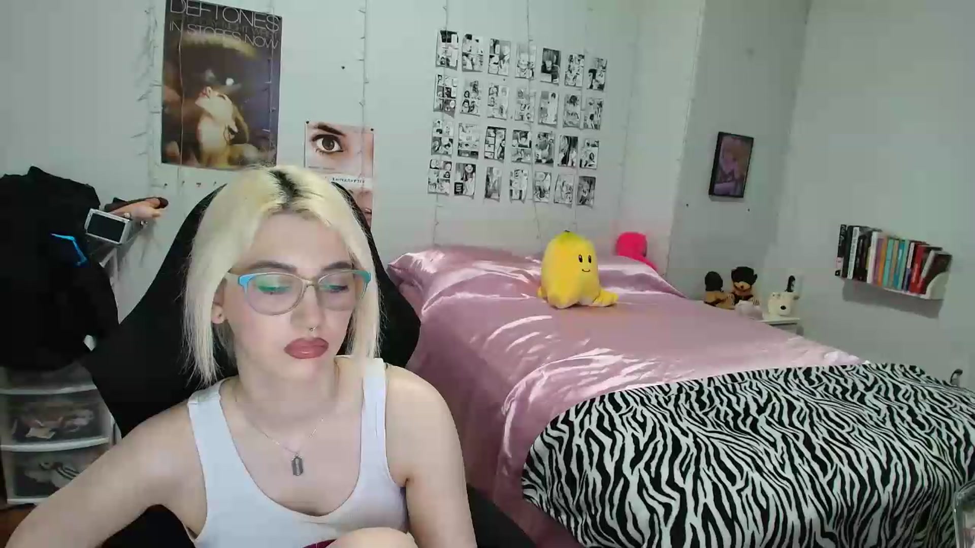 Gallery image thumbnail from AnnaTame's myfreecams stream on, 07/01/2026, 08:18 image 12 of 20