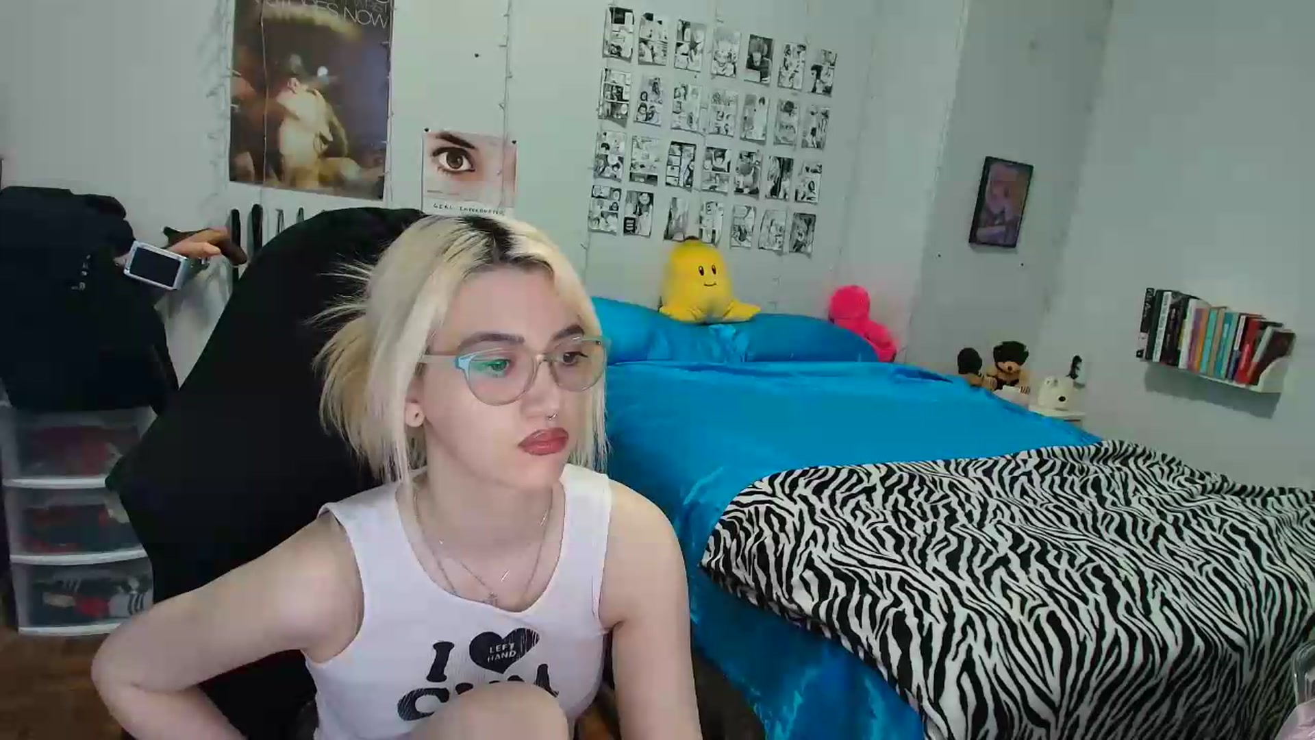 Gallery image thumbnail from AnnaTame's myfreecams stream on, 07/21/2026, 04:00 image 18 of 20