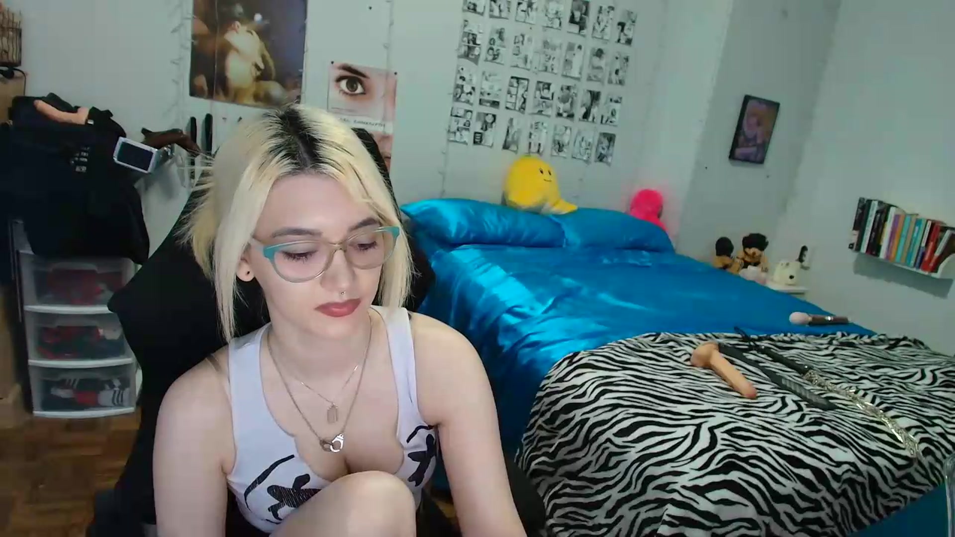 Gallery image thumbnail from AnnaTame's myfreecams stream on, 07/22/2026, 04:50 image 16 of 20