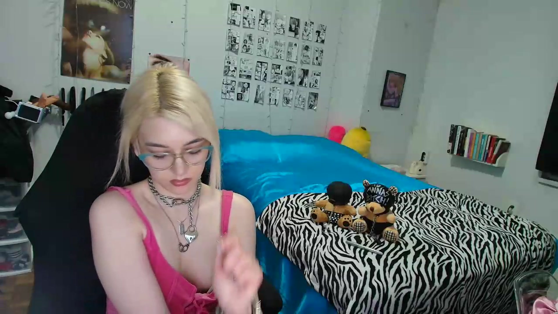 Gallery image thumbnail from AnnaTame's myfreecams stream on, 08/07/2026, 07:56 image 18 of 20
