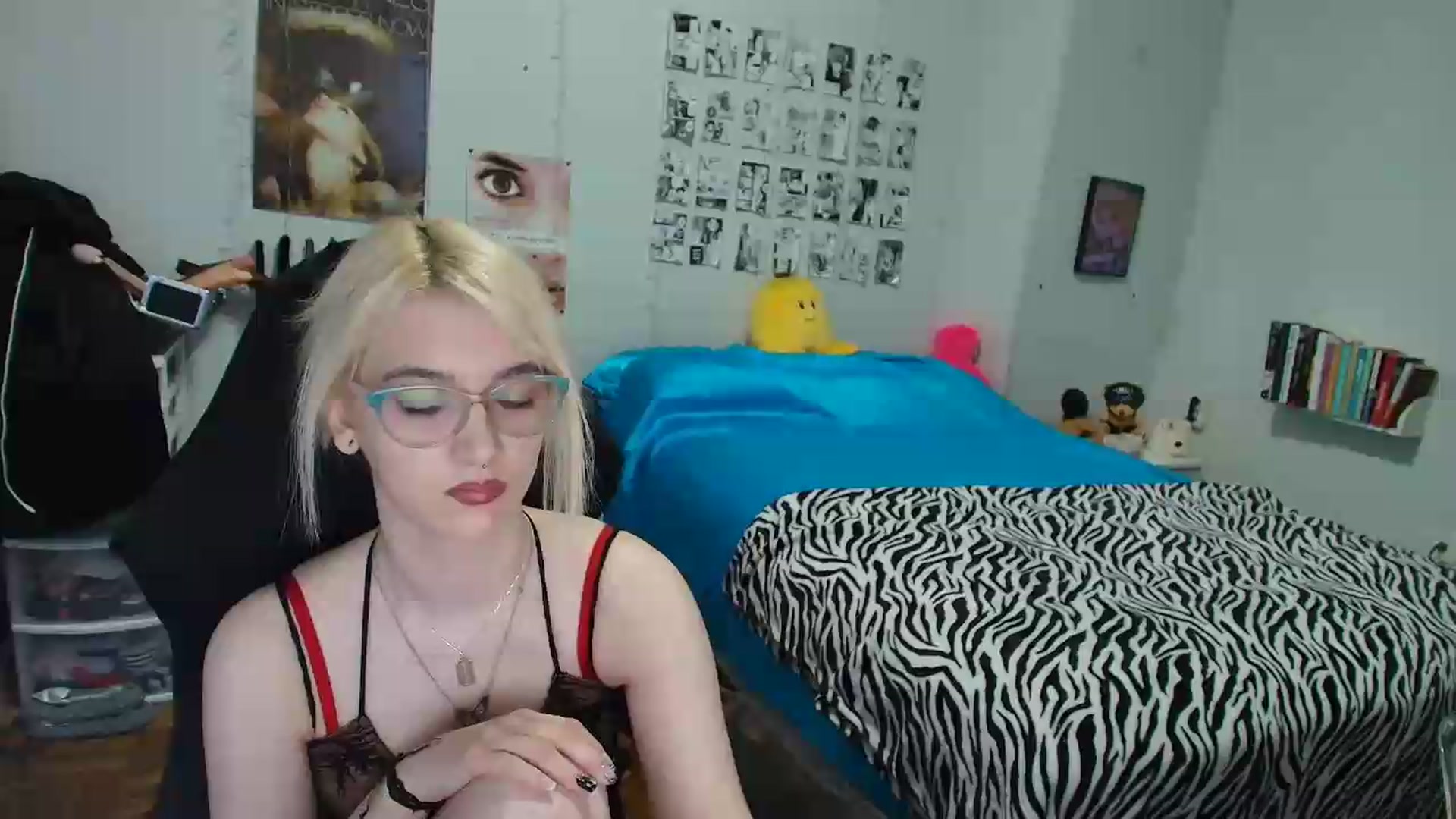 Gallery image thumbnail from AnnaTame's myfreecams stream on, 08/10/2026, 05:37 image 13 of 20