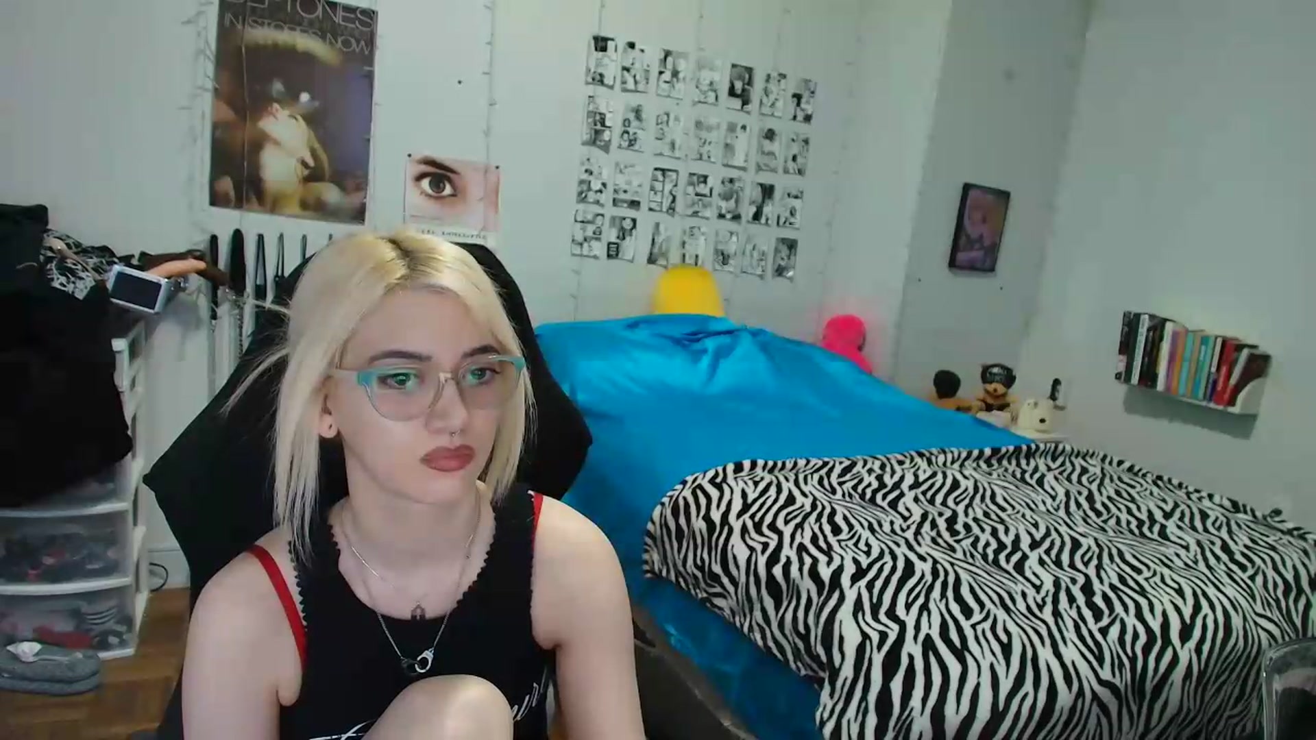 Gallery image thumbnail from AnnaTame's myfreecams stream on, 08/12/2026, 06:43 image 12 of 20