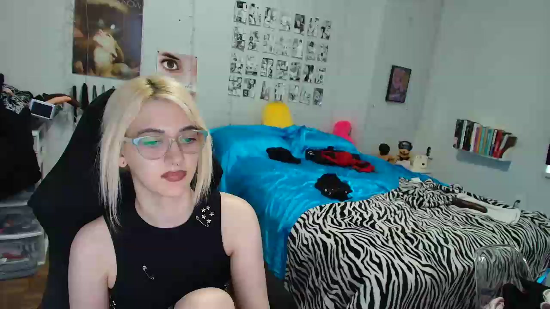 Gallery image thumbnail from AnnaTame's myfreecams stream on, 08/12/2026, 12:54 image 4 of 20