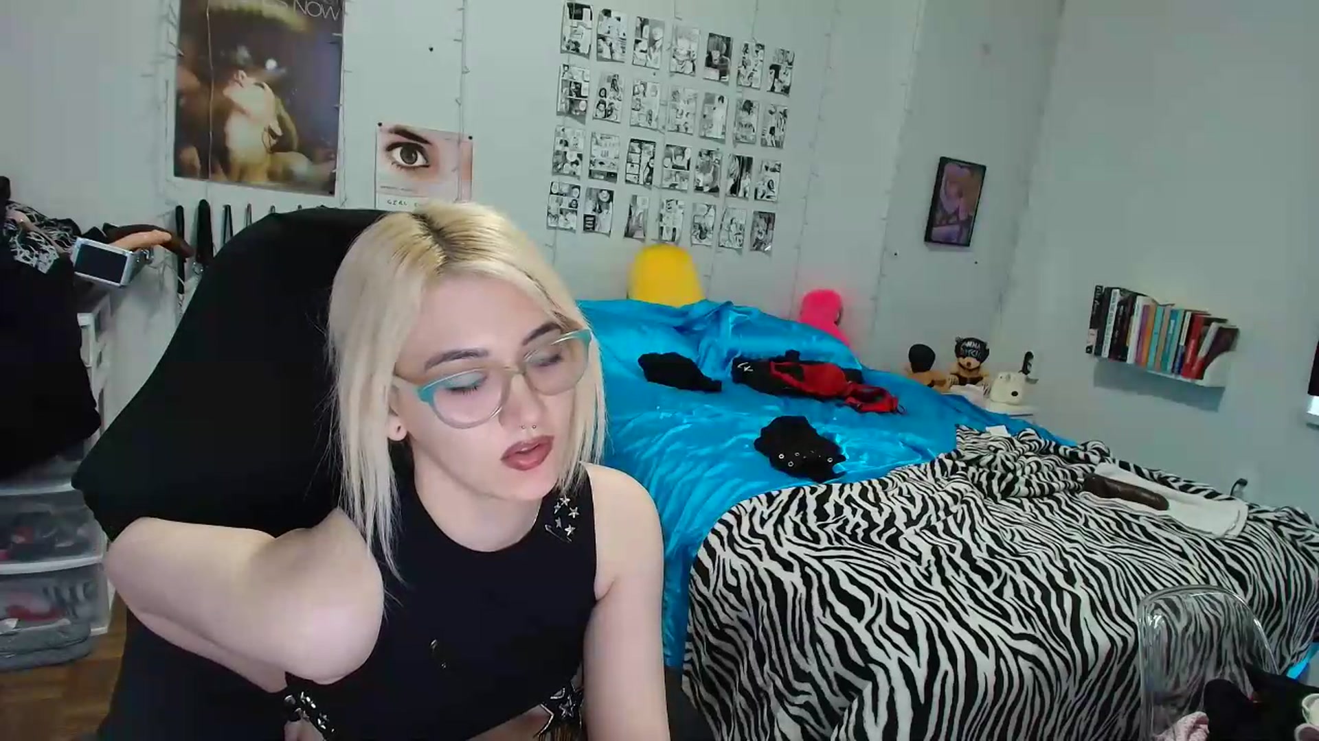 Gallery image thumbnail from AnnaTame's myfreecams stream on, 08/12/2026, 12:54 image 10 of 20