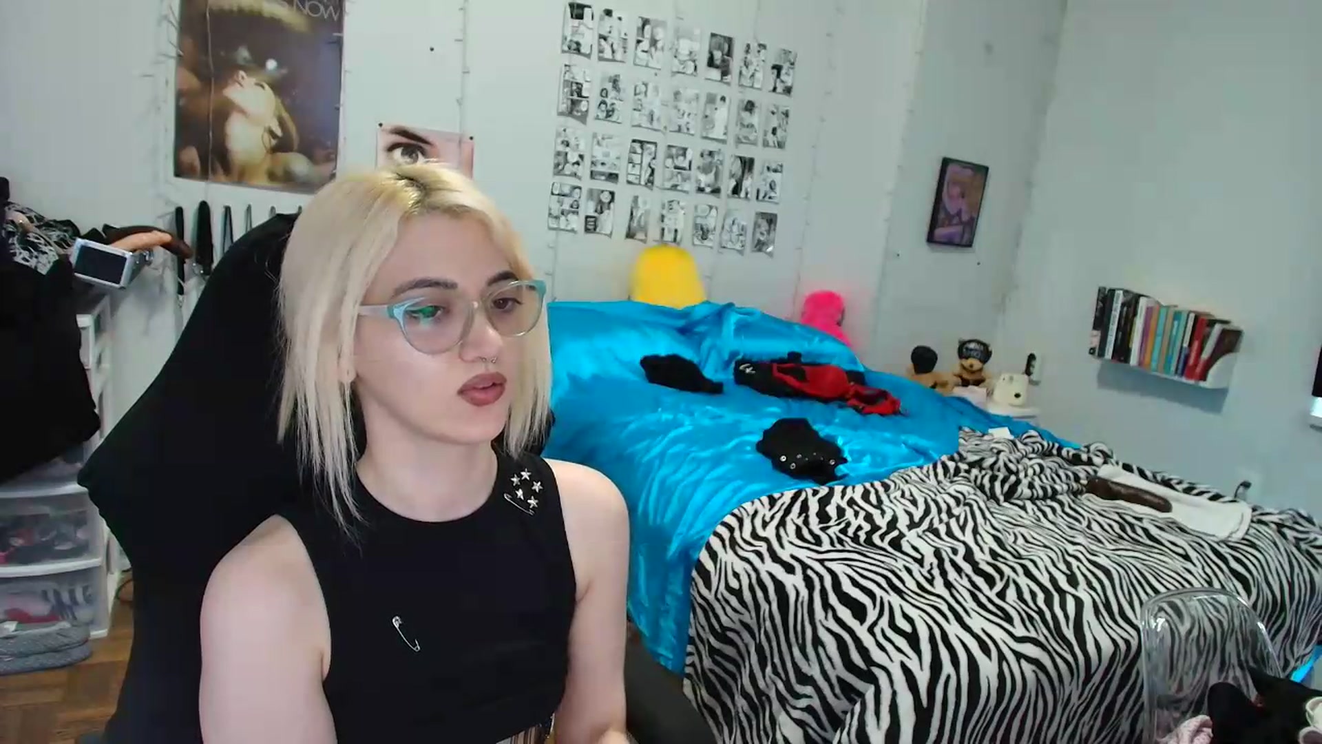 Gallery image thumbnail from AnnaTame's myfreecams stream on, 08/12/2026, 12:54 image 15 of 20