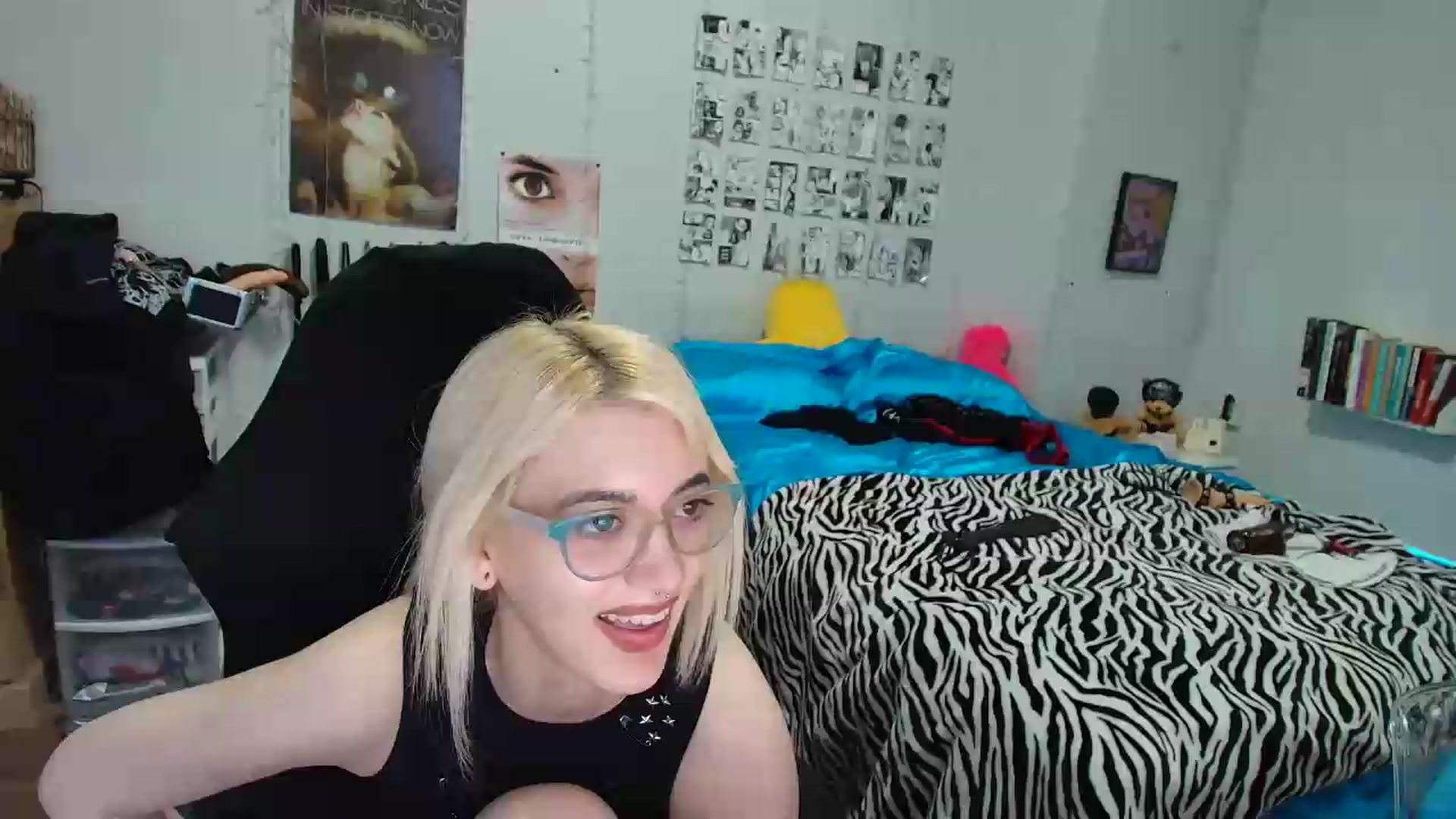Gallery image thumbnail from AnnaTame's myfreecams stream on, 08/12/2026, 15:17 image 5 of 20