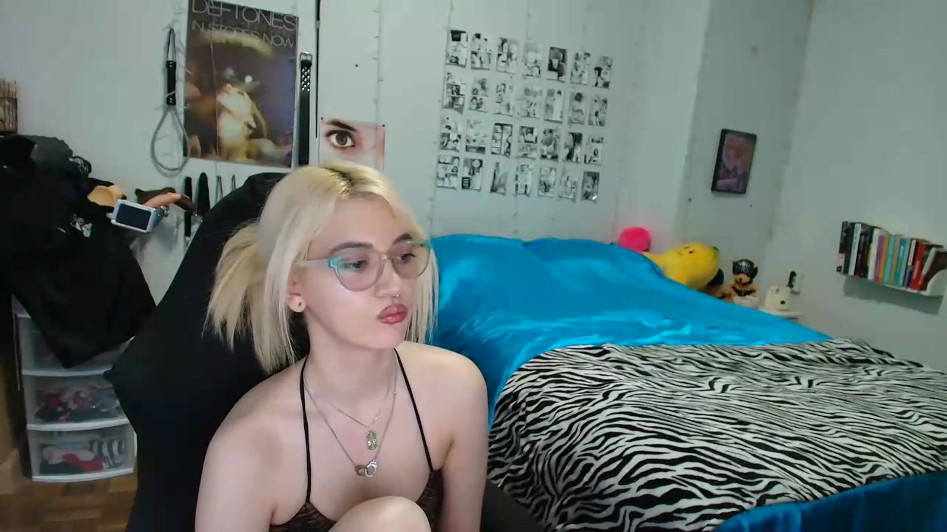 Gallery image thumbnail from AnnaTame's myfreecams stream on, 08/15/2026, 07:03 image 17 of 20