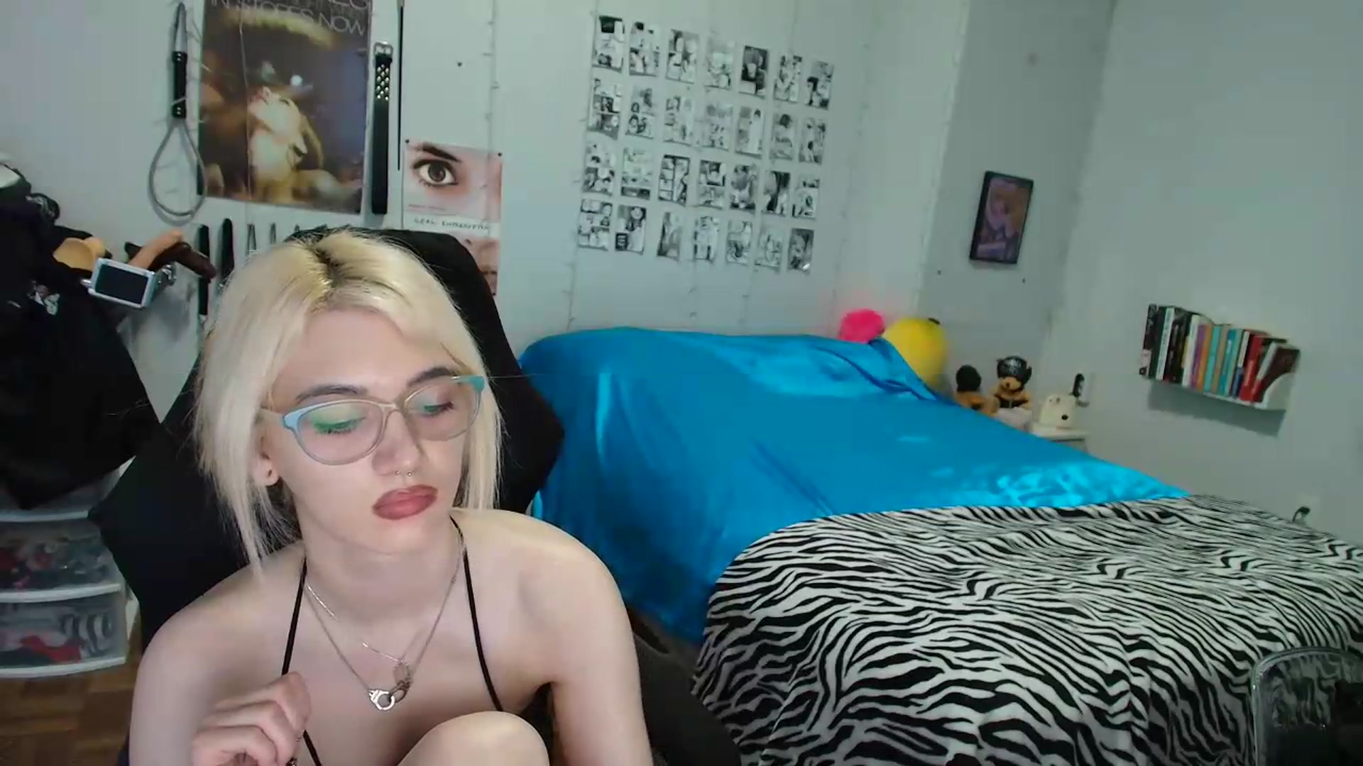 Gallery image thumbnail from AnnaTame's myfreecams stream on, 08/15/2026, 09:04 image 15 of 20