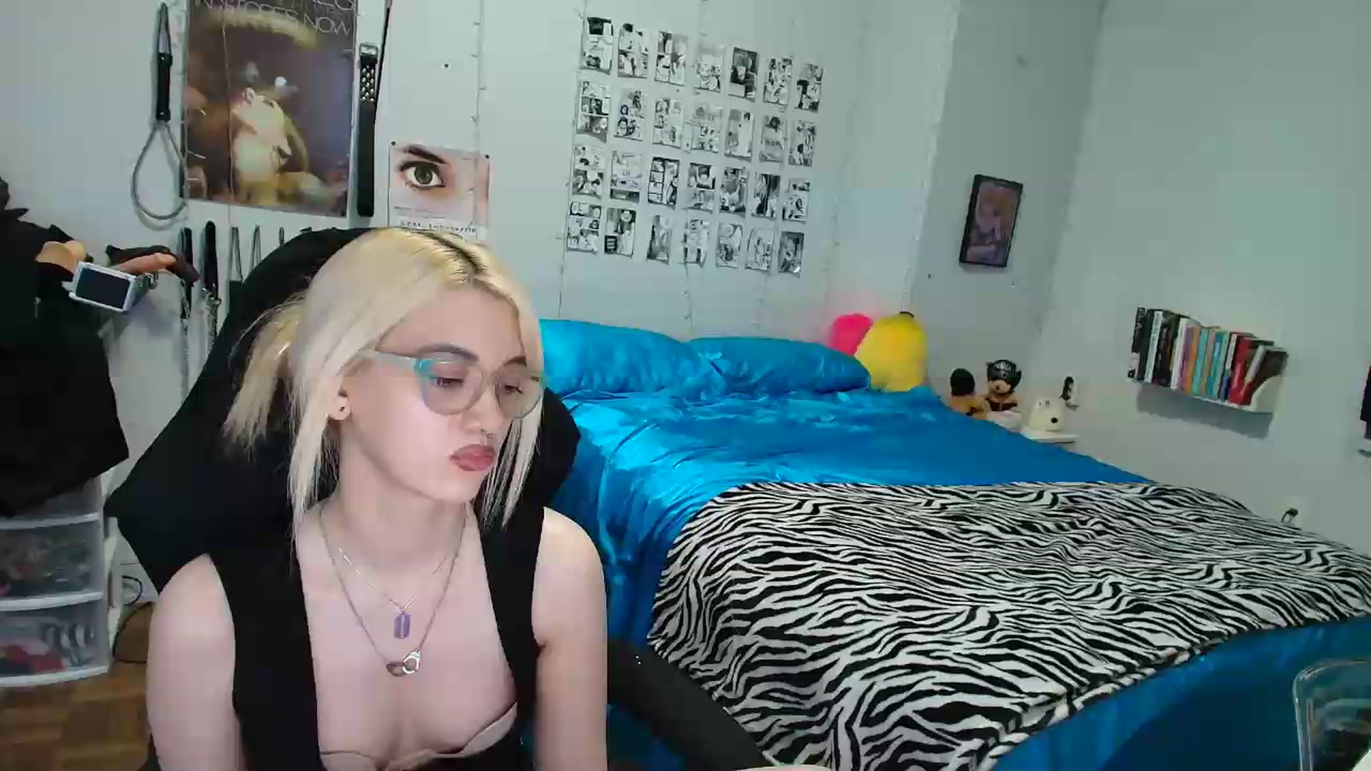 Gallery image thumbnail from AnnaTame's myfreecams stream on, 08/17/2026, 10:25 image 12 of 20