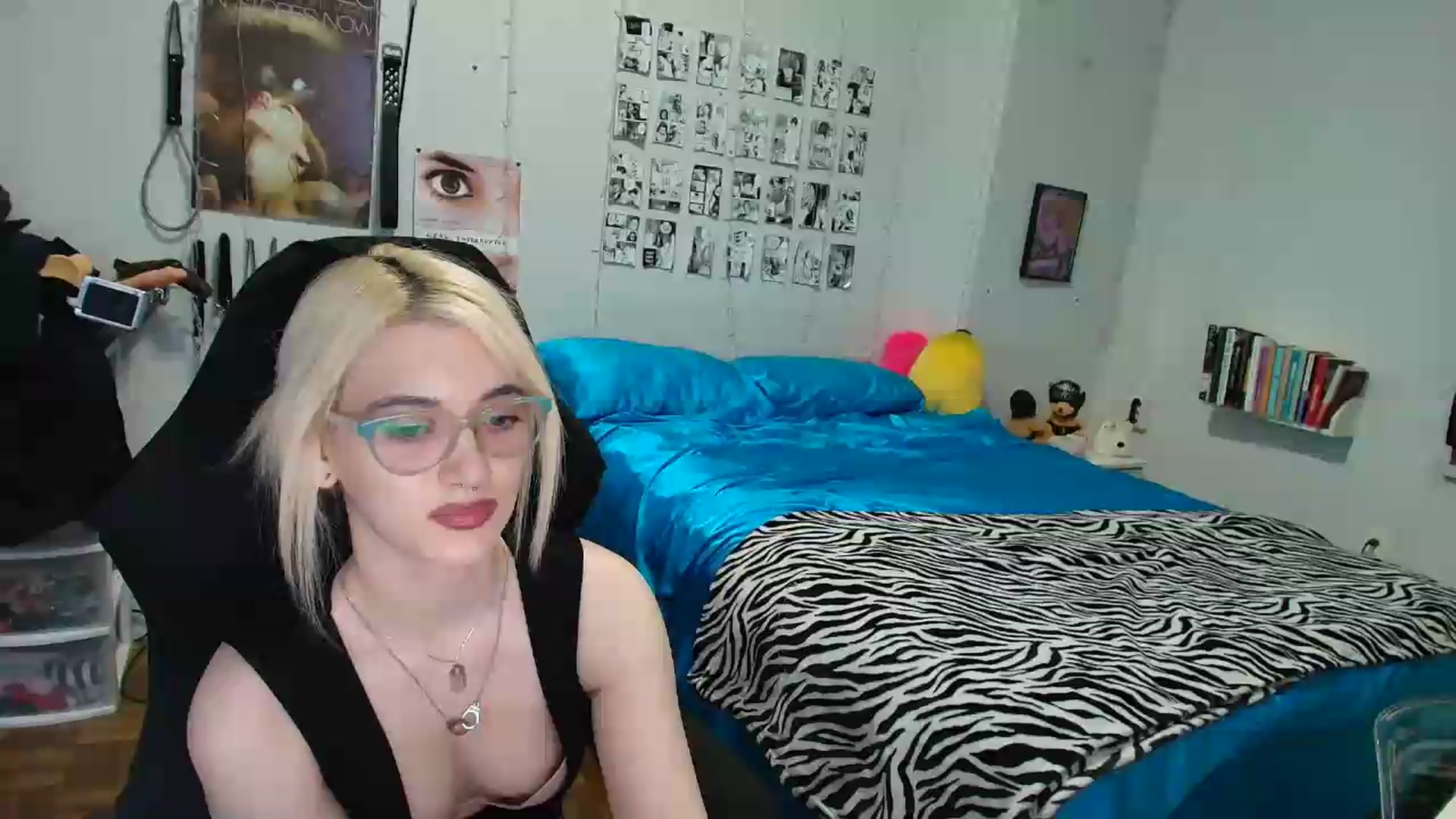 Gallery image thumbnail from AnnaTame's myfreecams stream on, 08/17/2026, 10:25 image 1 of 20