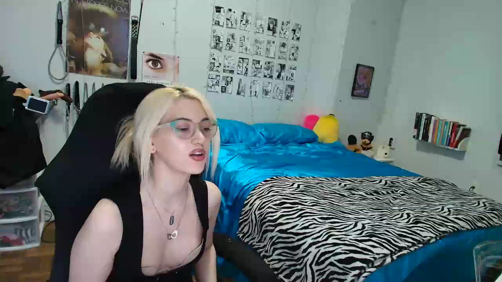 Gallery image thumbnail from AnnaTame's myfreecams stream on, 08/17/2026, 10:25 image 14 of 20