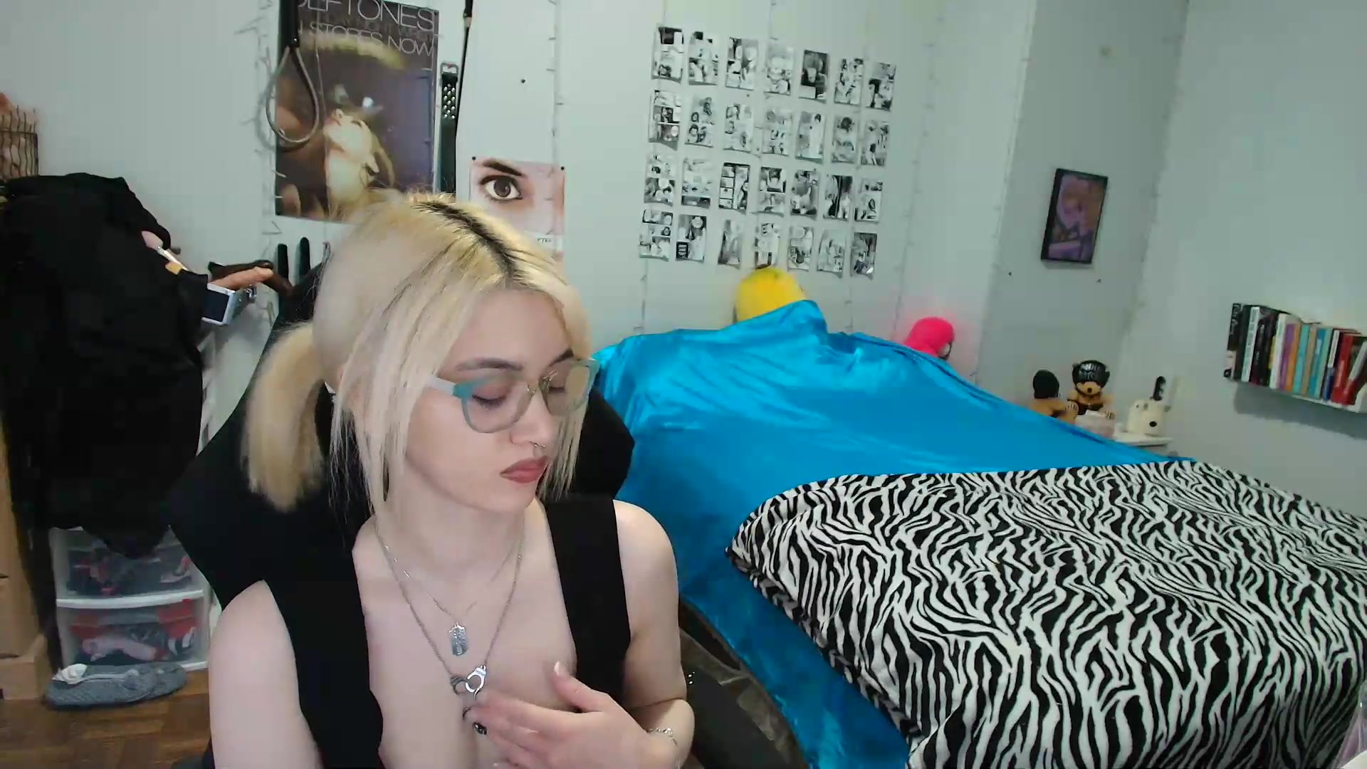 Gallery image thumbnail from AnnaTame's myfreecams stream on, 08/21/2026, 07:19 image 17 of 20
