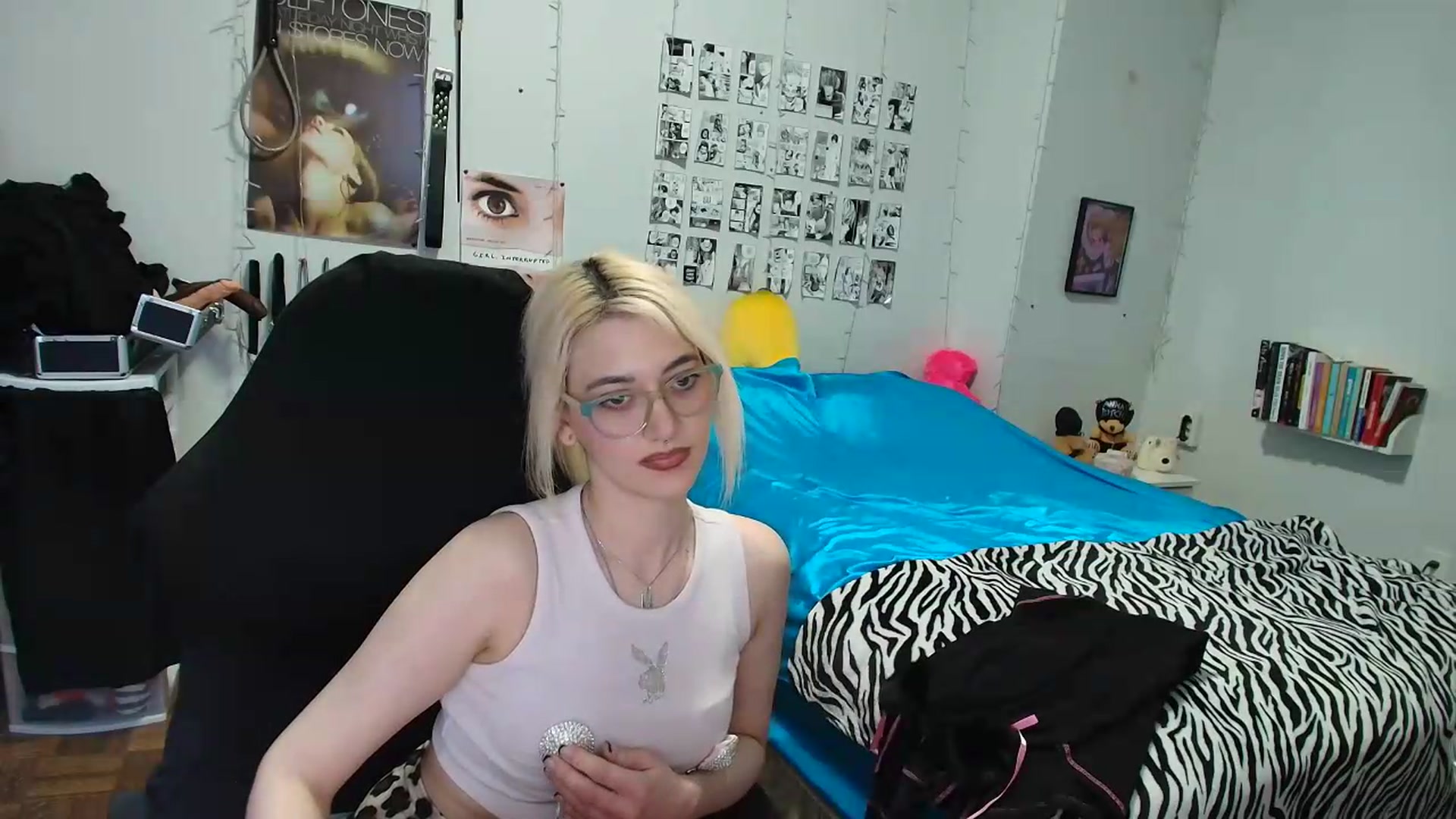 Gallery image thumbnail from AnnaTame's myfreecams stream on, 08/26/2026, 11:21 image 11 of 20