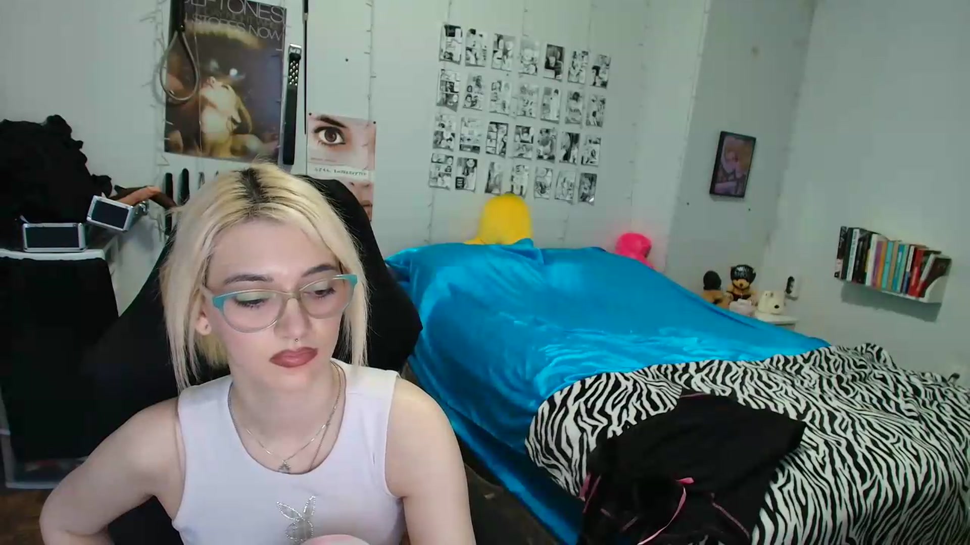 Gallery image thumbnail from AnnaTame's myfreecams stream on, 08/26/2026, 11:21 image 5 of 20
