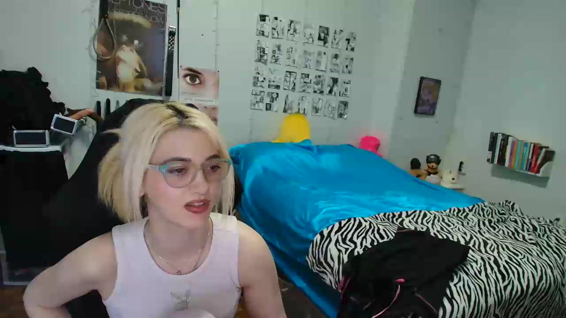 Gallery image thumbnail from AnnaTame's myfreecams stream on, 08/26/2026, 11:21 image 1 of 20