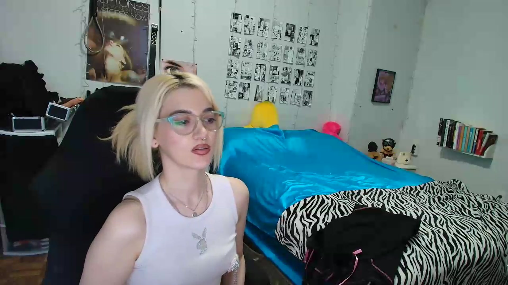Gallery image thumbnail from AnnaTame's myfreecams stream on, 08/26/2026, 11:21 image 12 of 20
