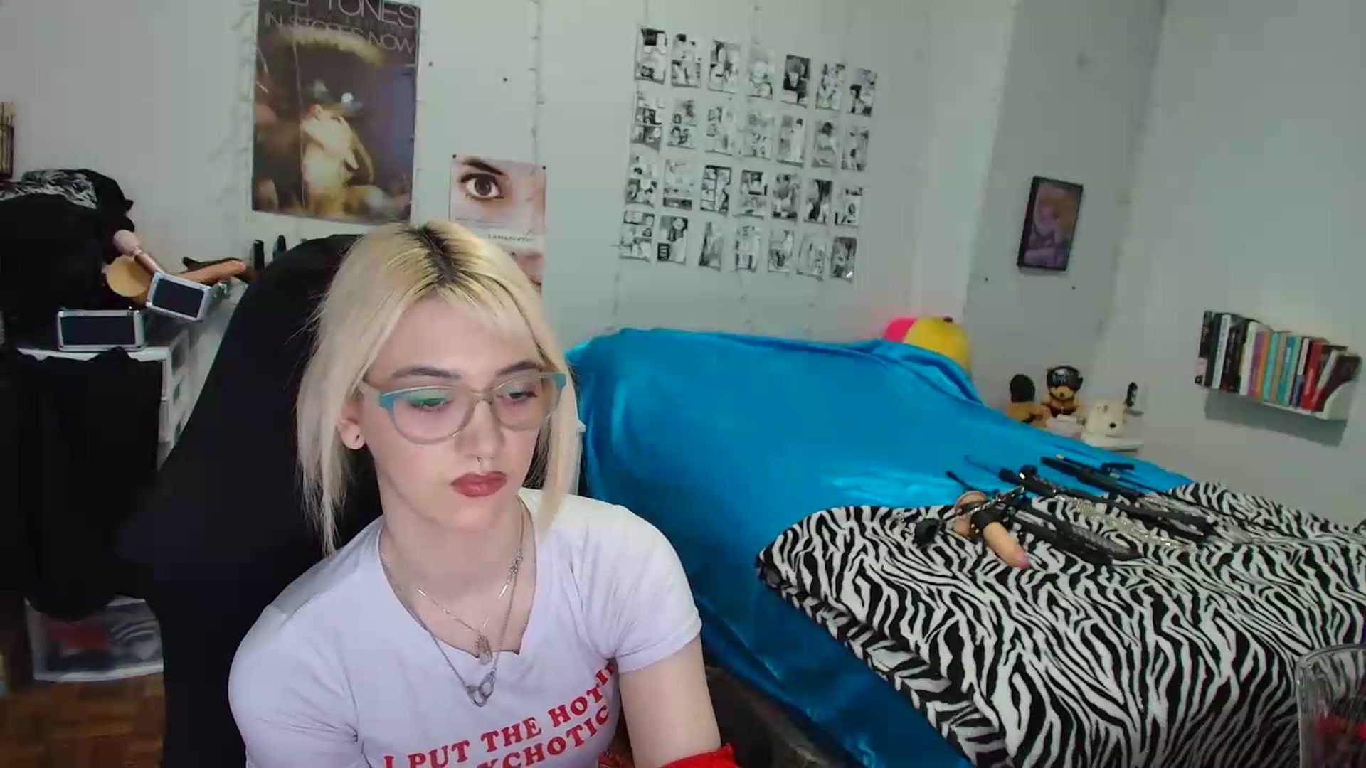 Gallery image thumbnail from AnnaTame's myfreecams stream on, 08/28/2026, 07:25 image 17 of 20