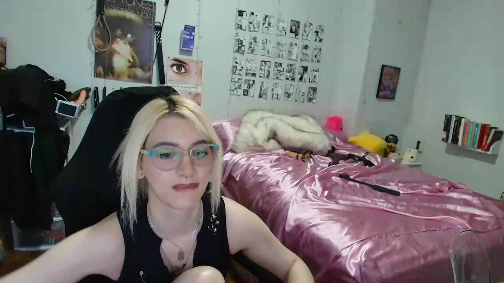 Gallery image thumbnail from AnnaTame's myfreecams stream on, 09/01/2026, 10:40 image 18 of 20
