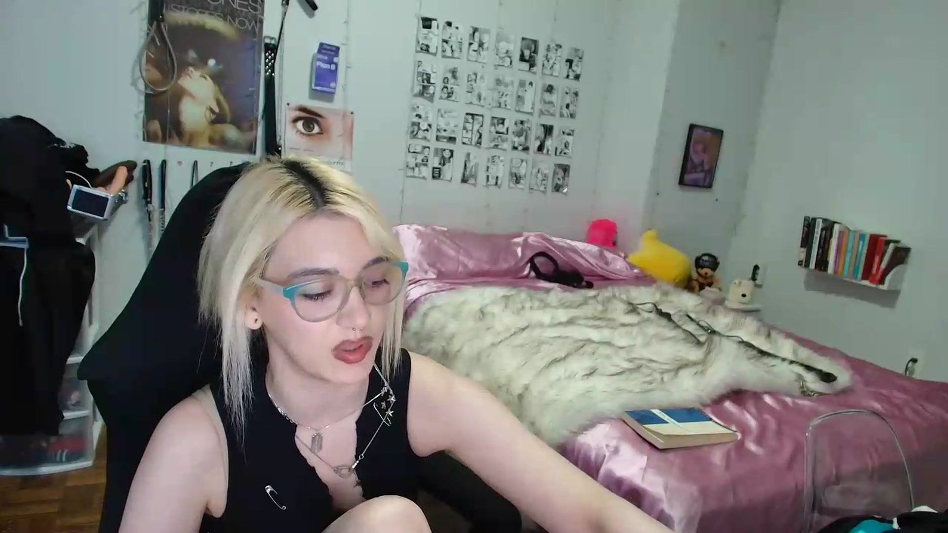 Gallery image thumbnail from AnnaTame's myfreecams stream on, 09/01/2026, 10:40 image 8 of 20