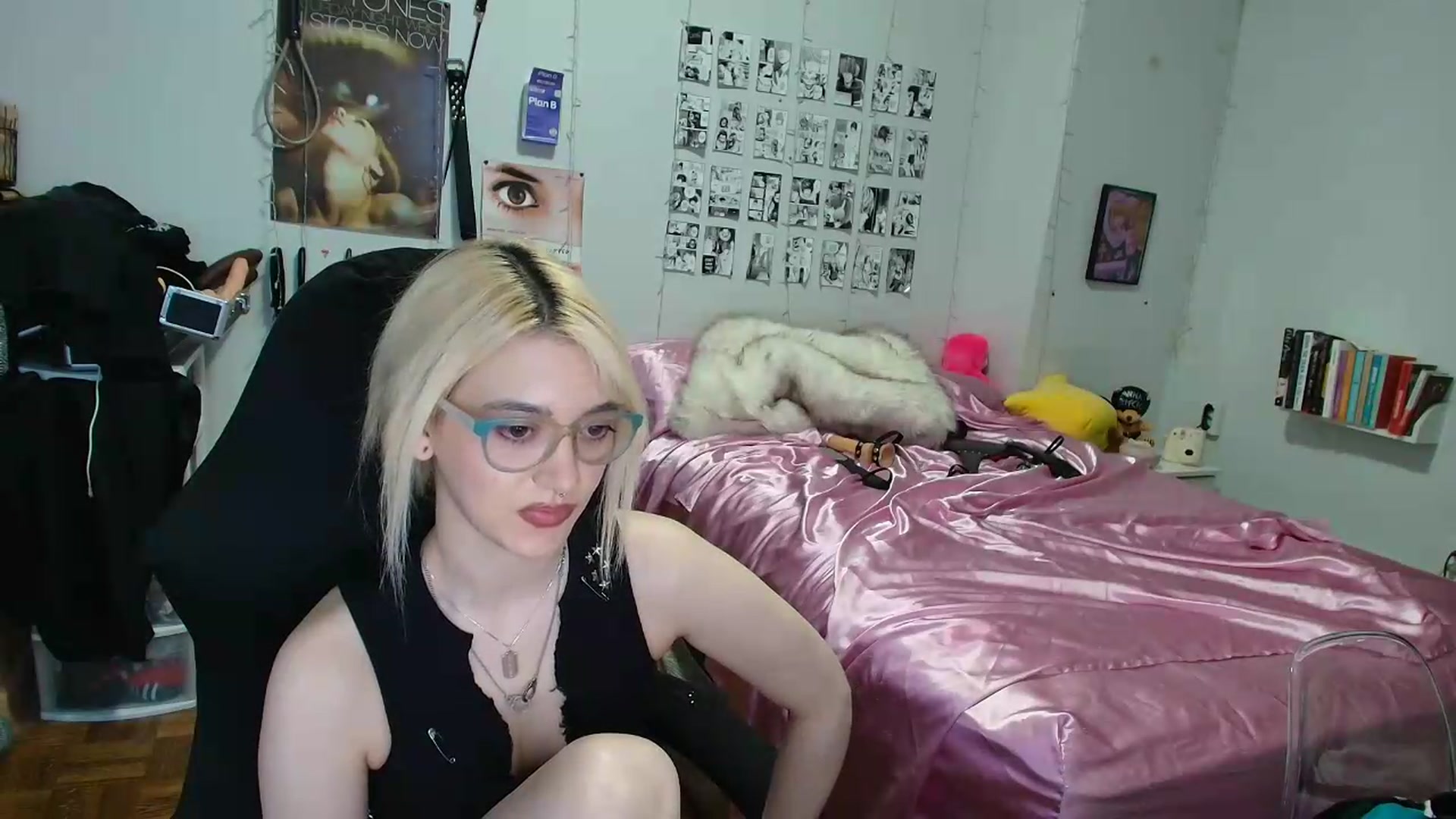 Gallery image thumbnail from AnnaTame's myfreecams stream on, 09/01/2026, 10:40 image 15 of 20