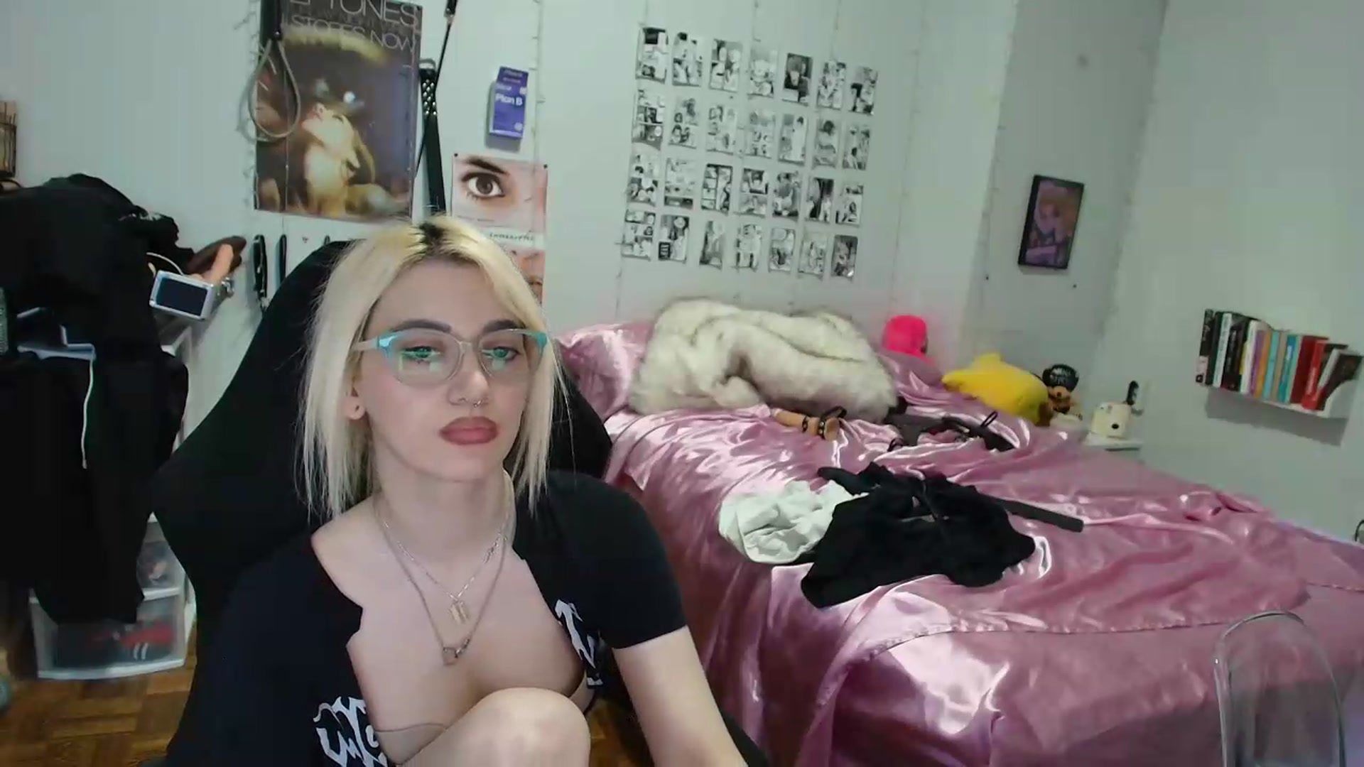 Gallery image thumbnail from AnnaTame's myfreecams stream on, 09/01/2026, 11:13 image 13 of 20